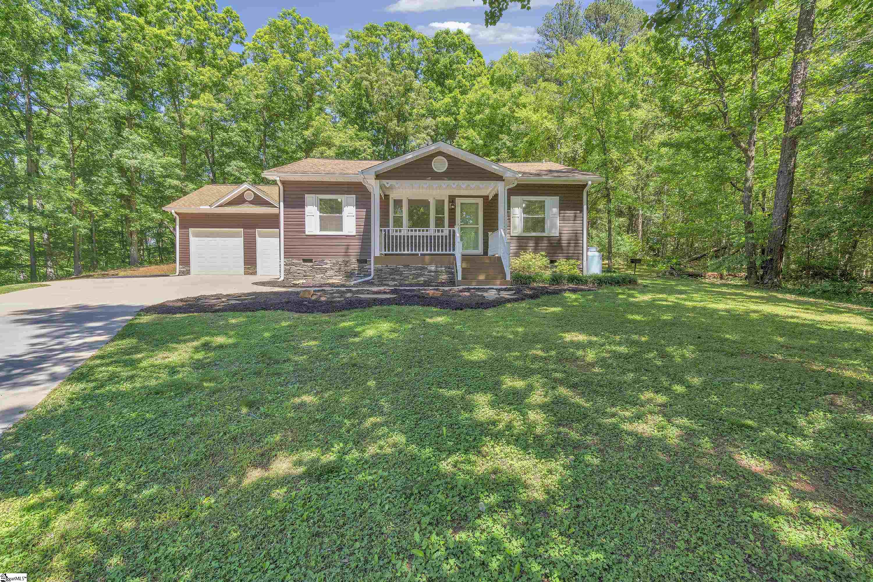 2561 Whitestone Road Property Photo 2