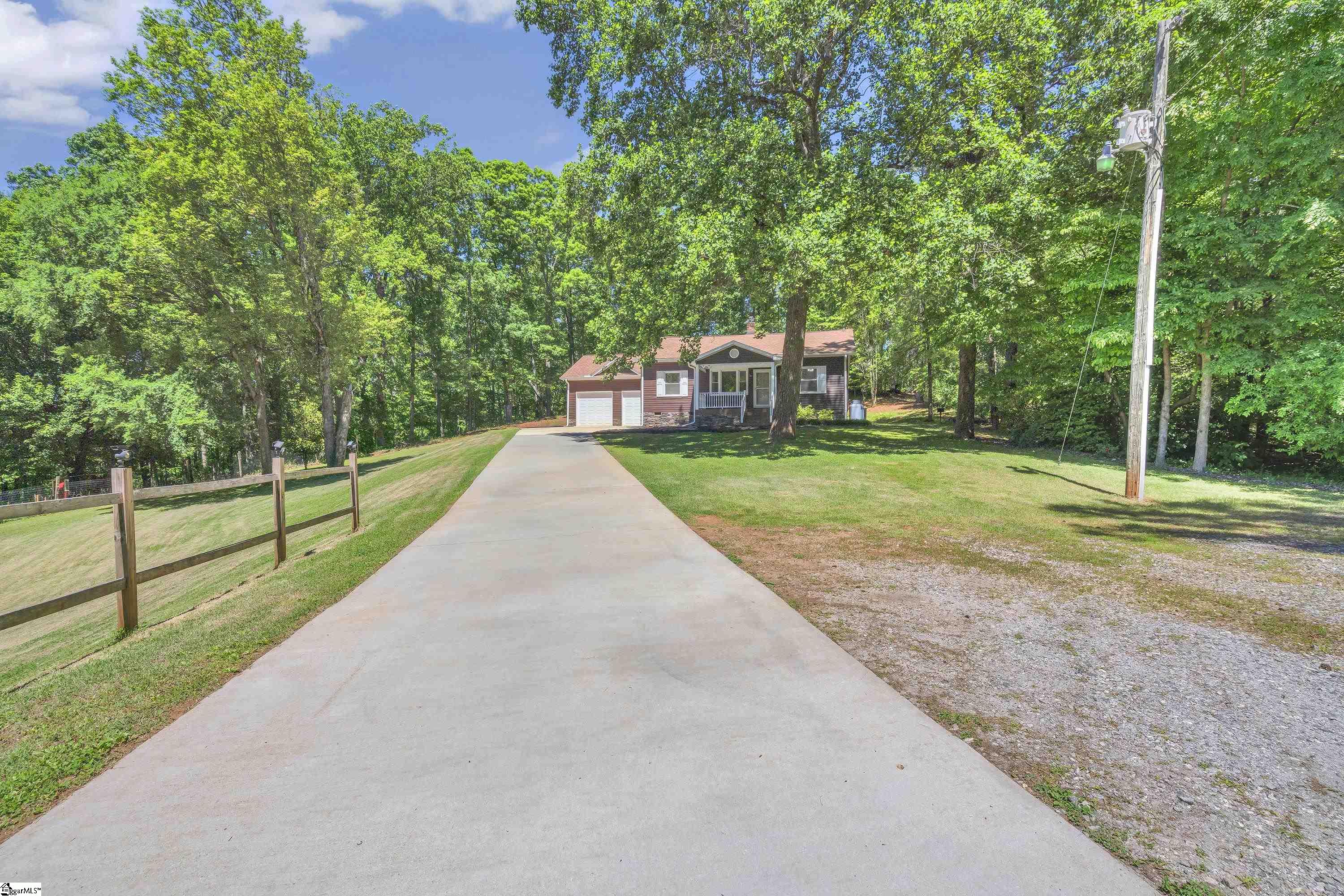 2561 Whitestone Road Property Photo 3