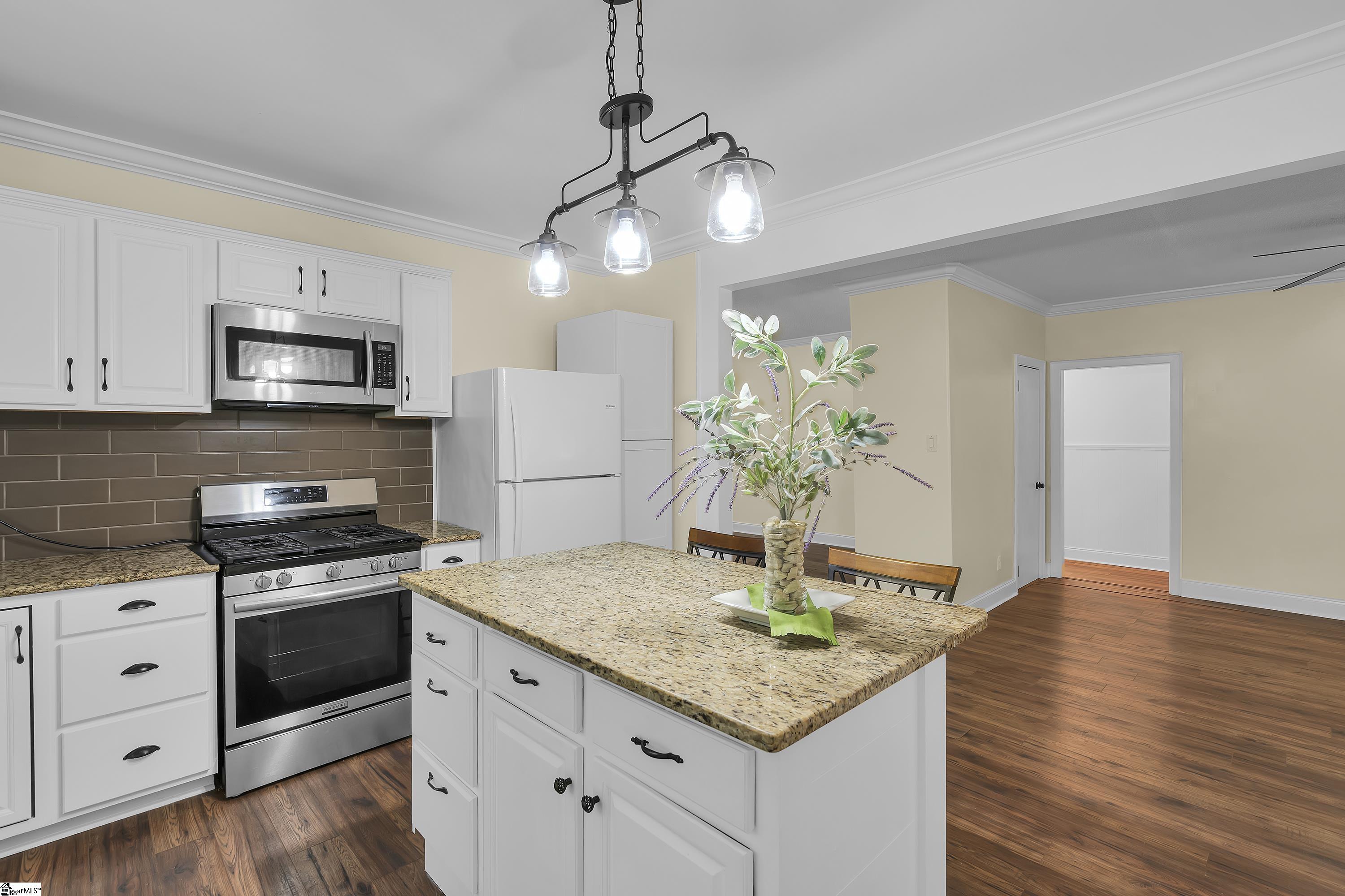 2561 Whitestone Road Property Photo 10