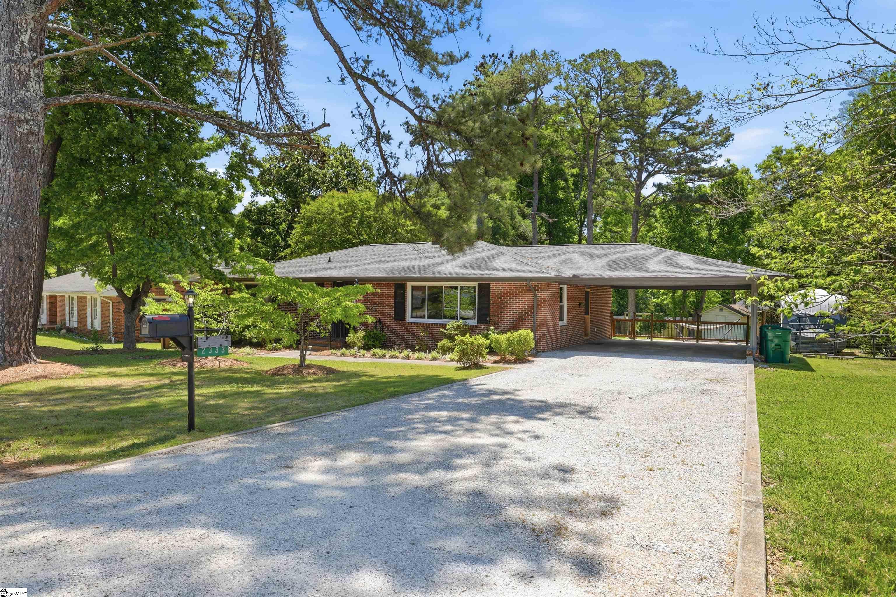 2333 Country Club Road Property Photo 1