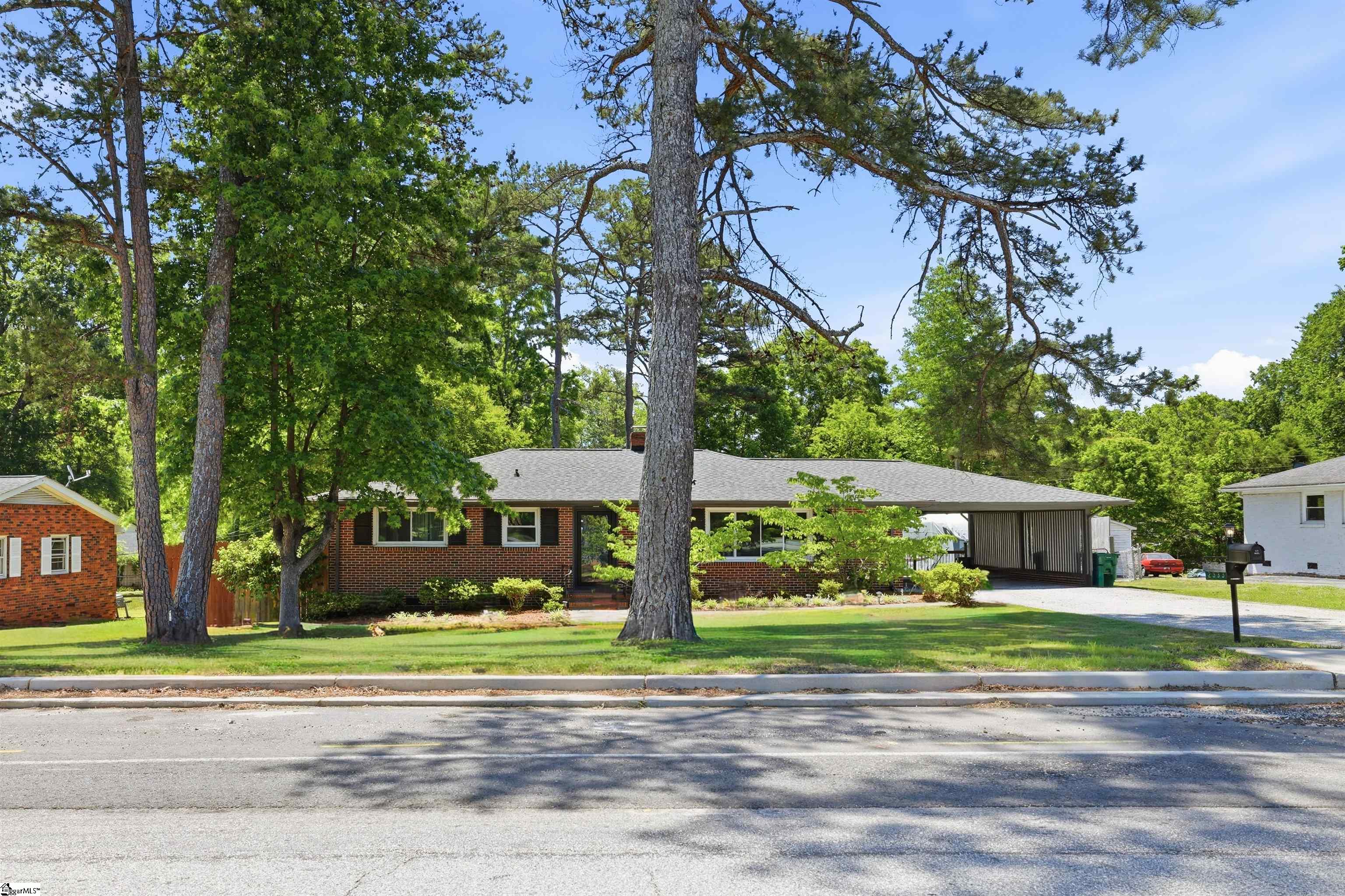 2333 Country Club Road Property Photo 2