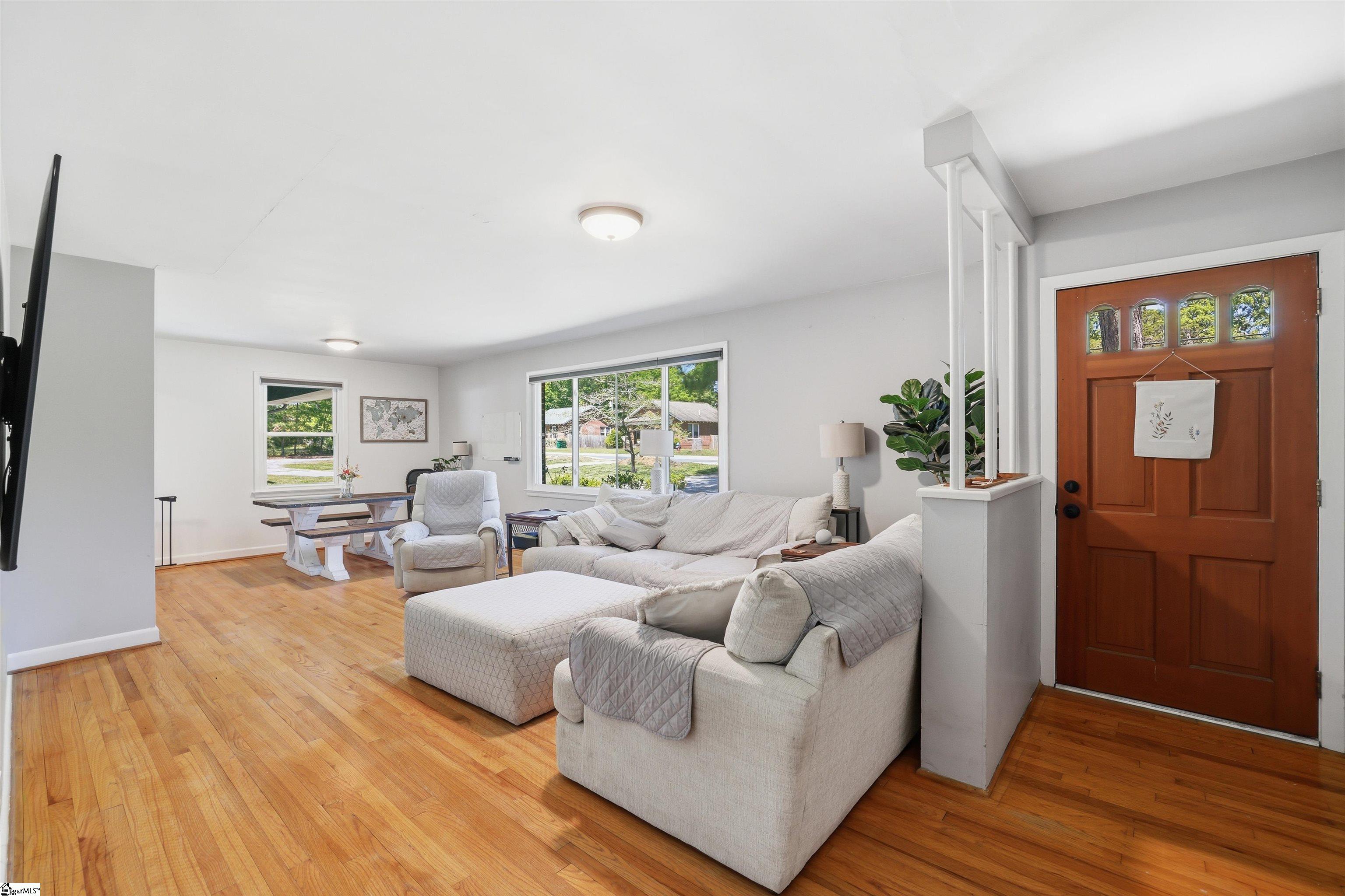 2333 Country Club Road Property Photo 6