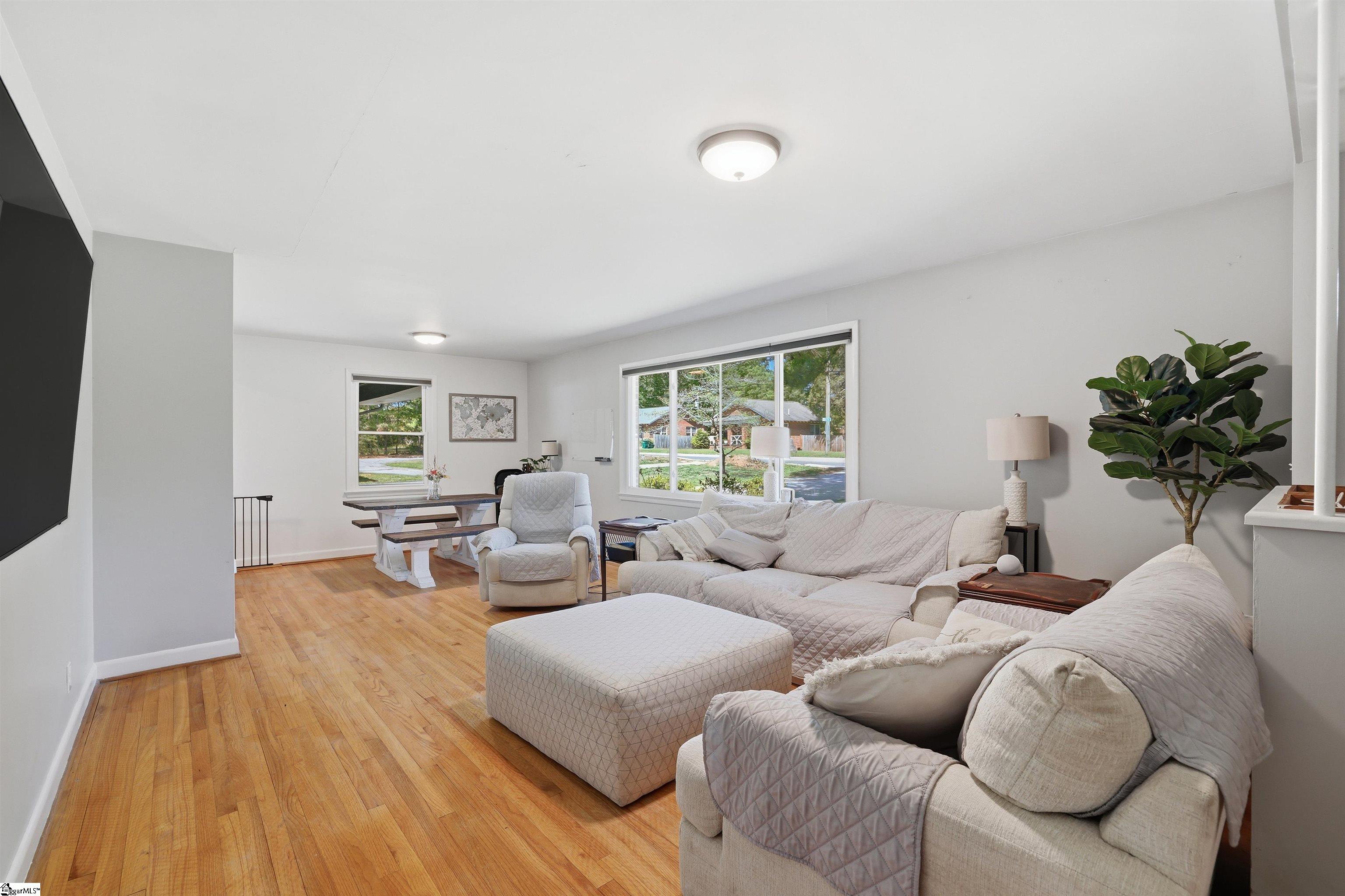 2333 Country Club Road Property Photo 7