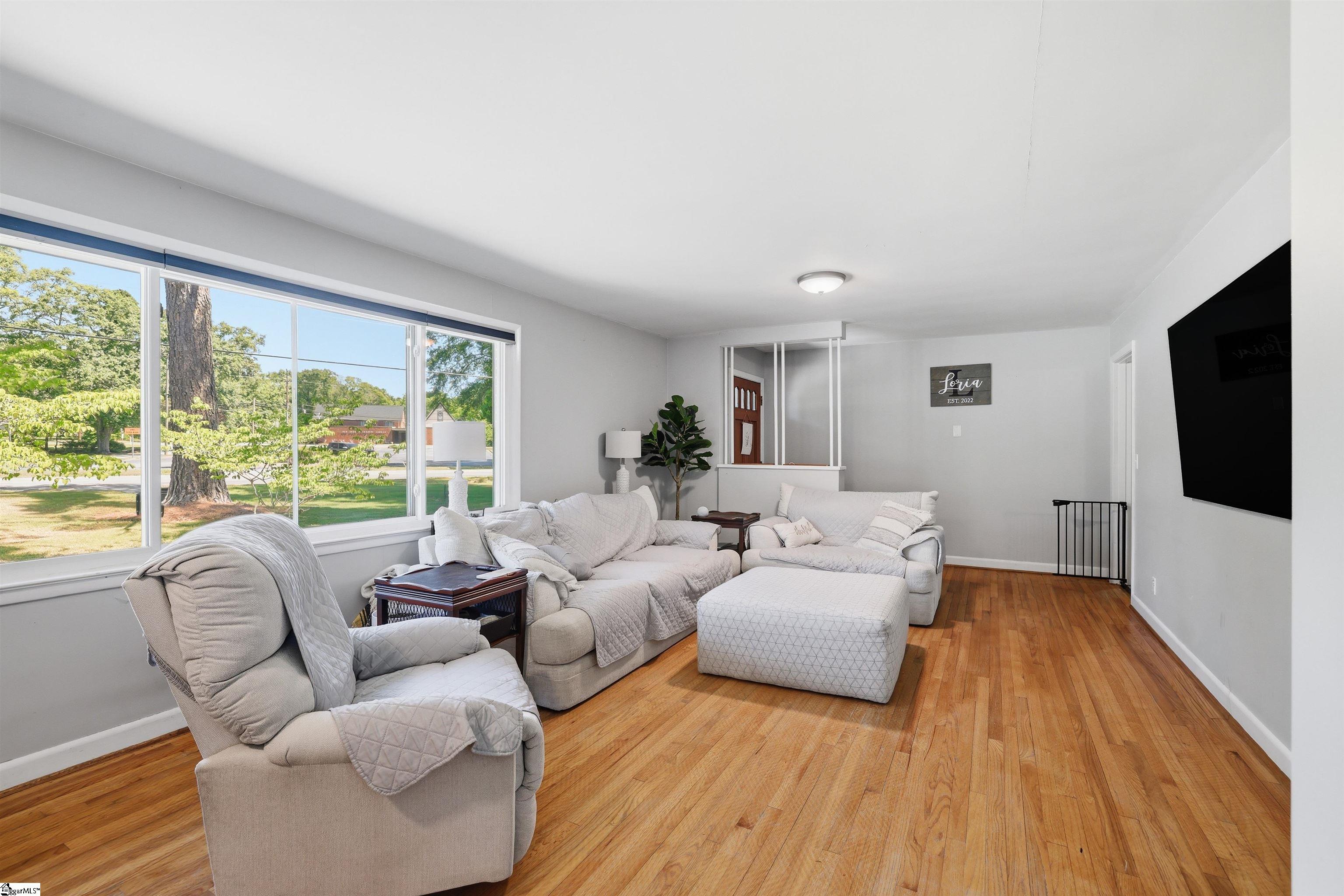 2333 Country Club Road Property Photo 8