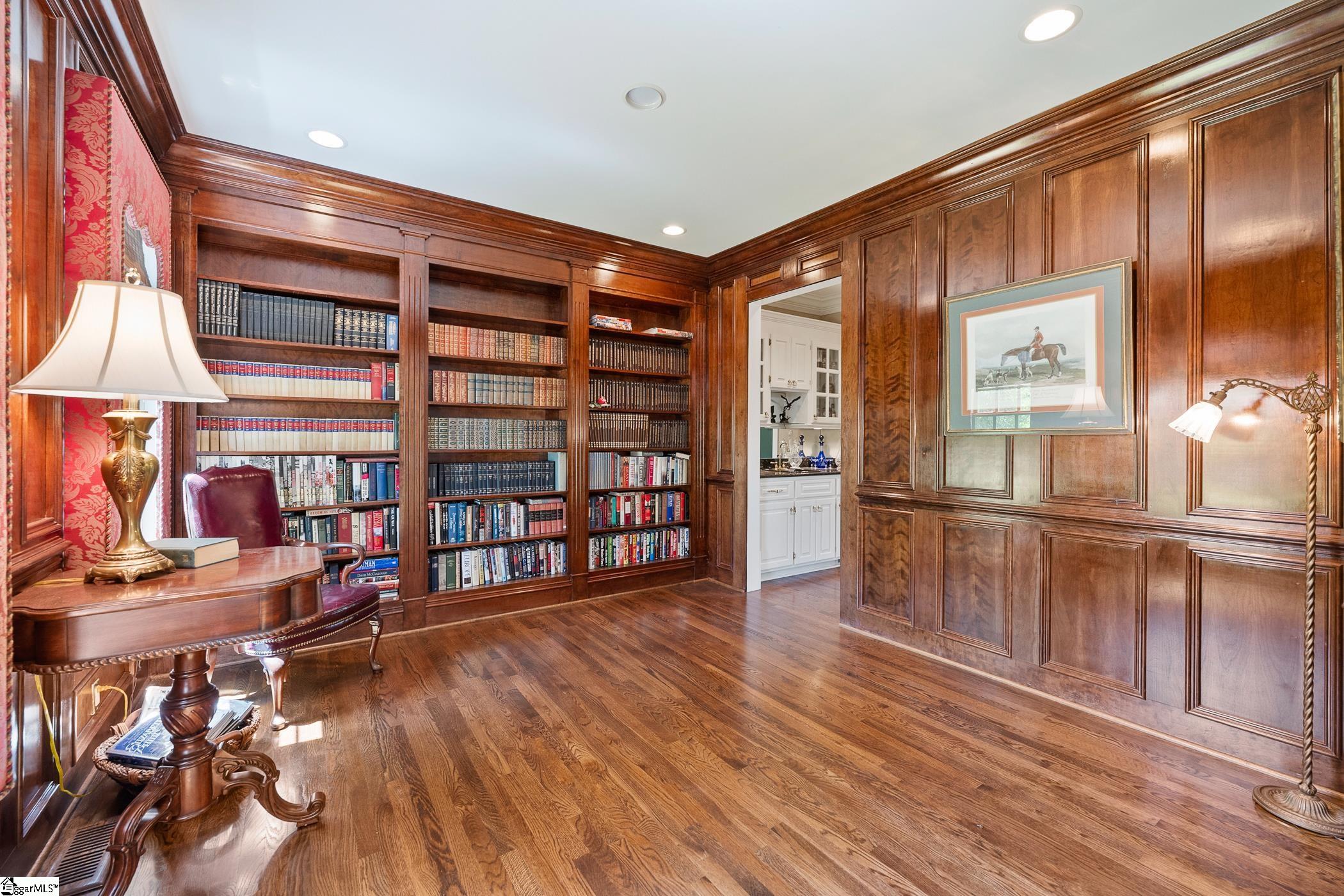 1592345 Property Photo 6