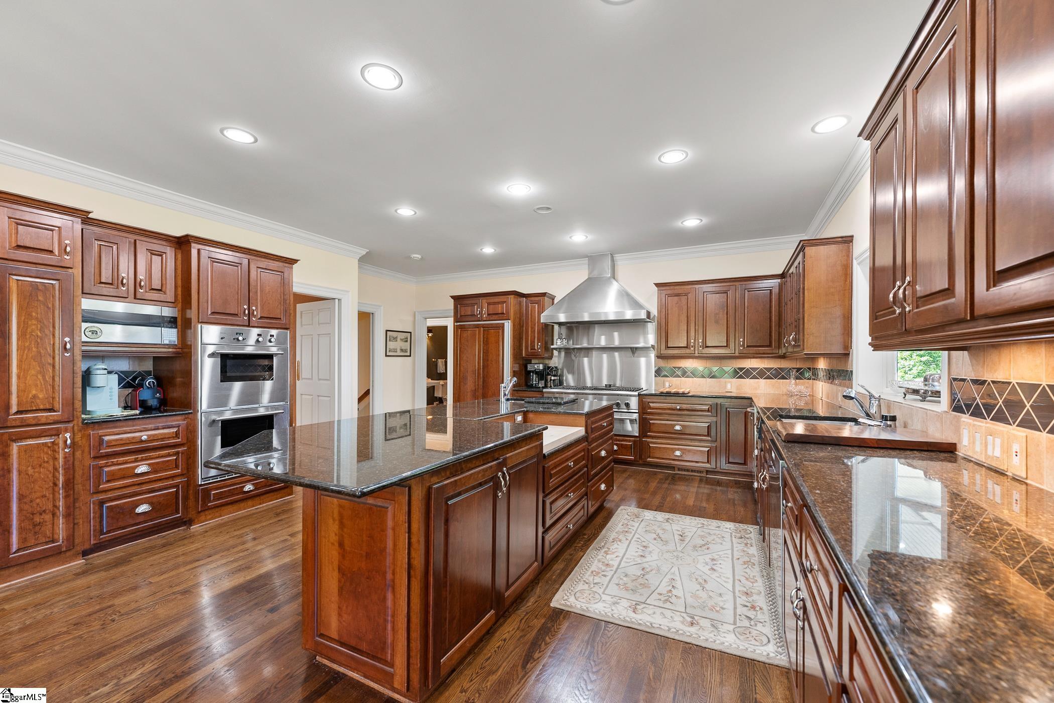 1592345 Property Photo 14