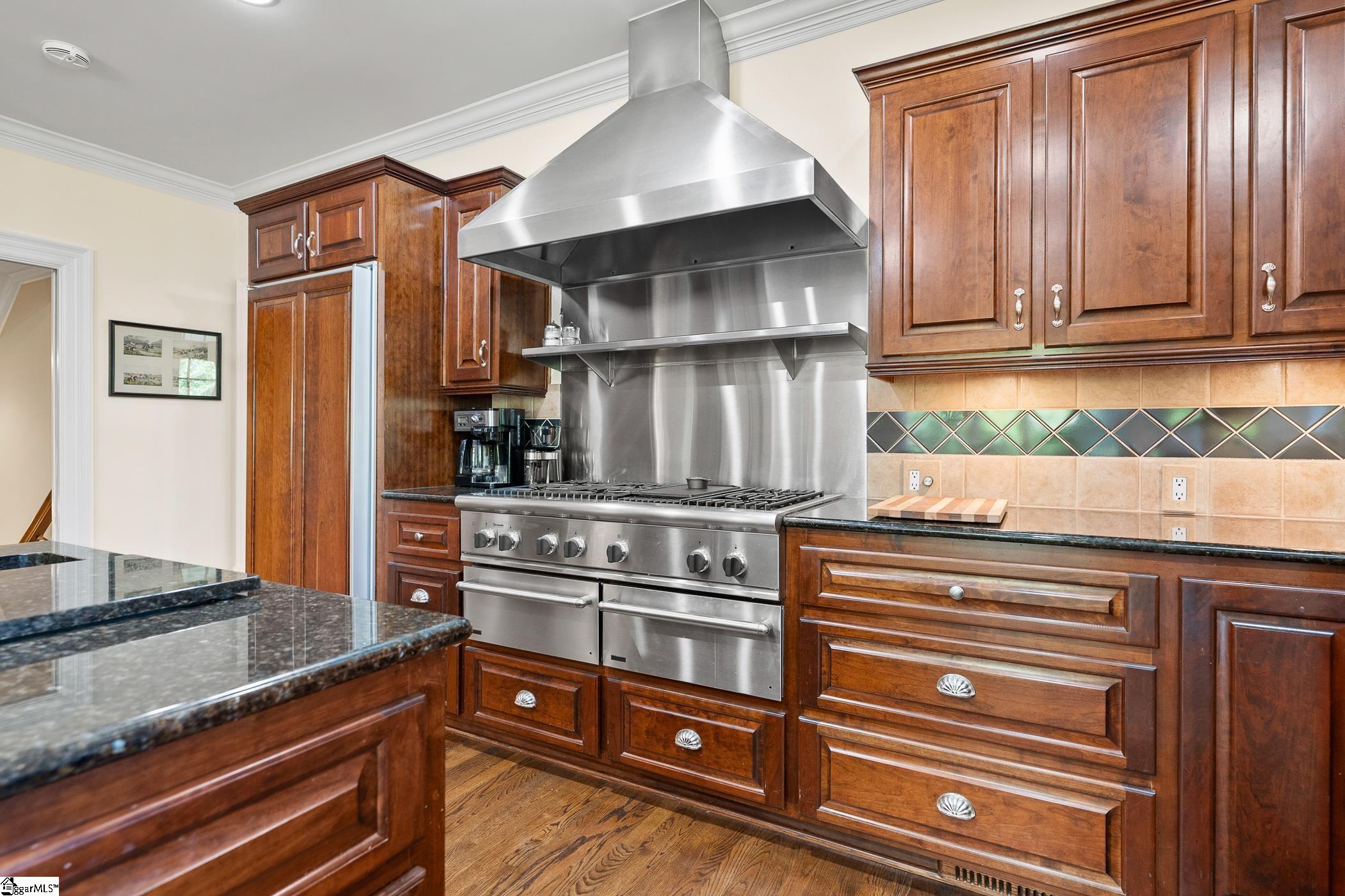 1592345 Property Photo 15