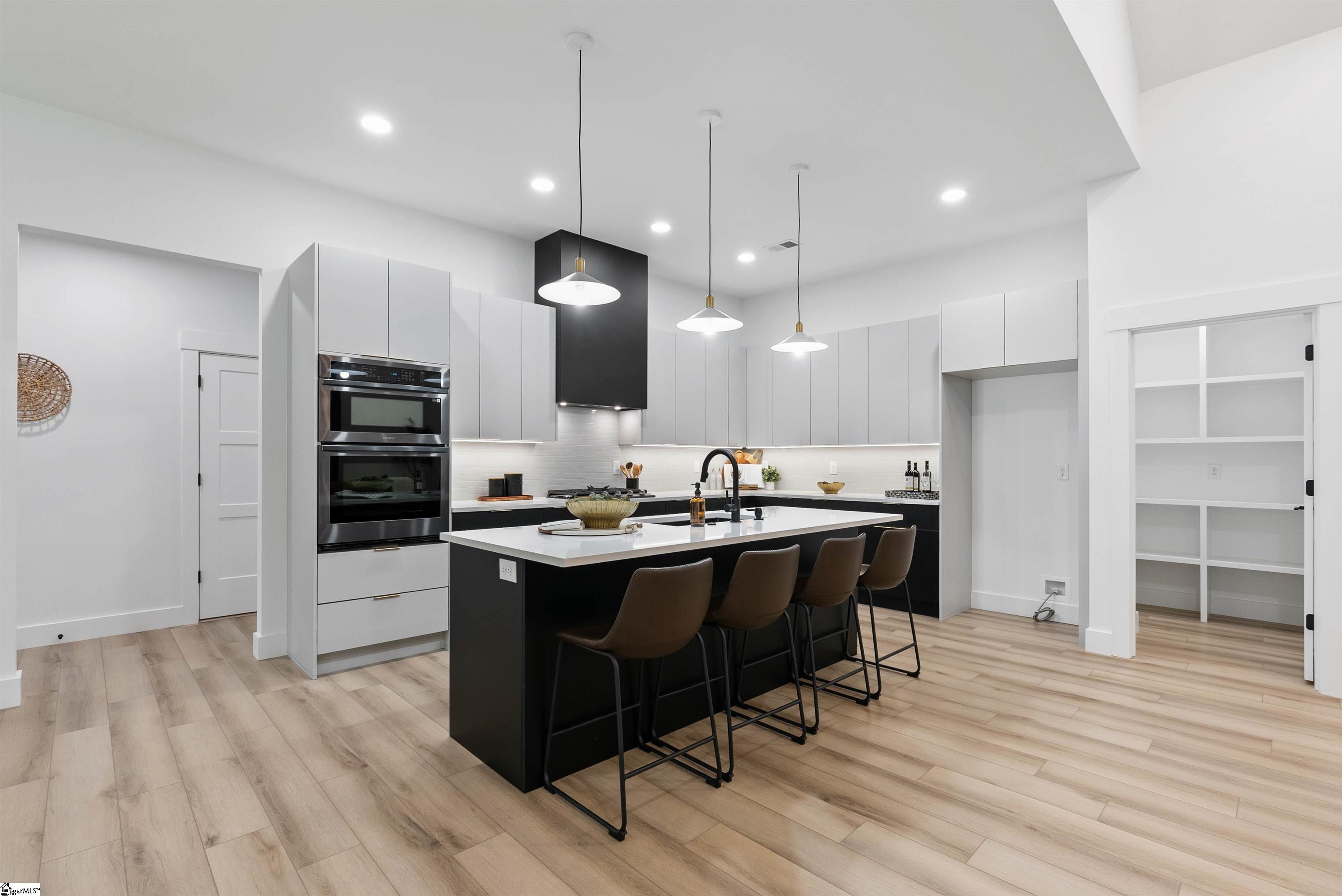 757 New South Court Property Photo 10