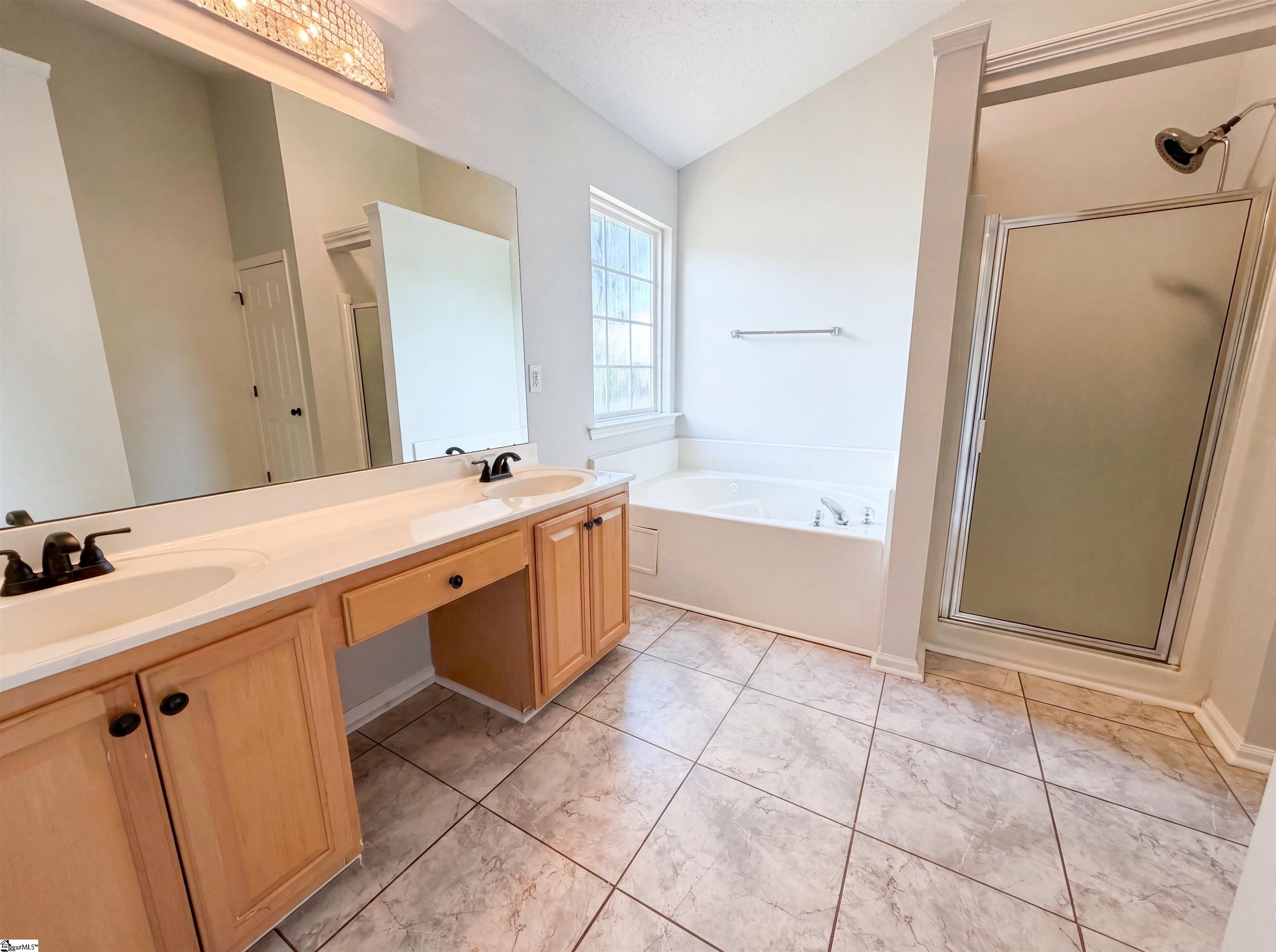 9 Bluff Ridge Court Property Photo 12