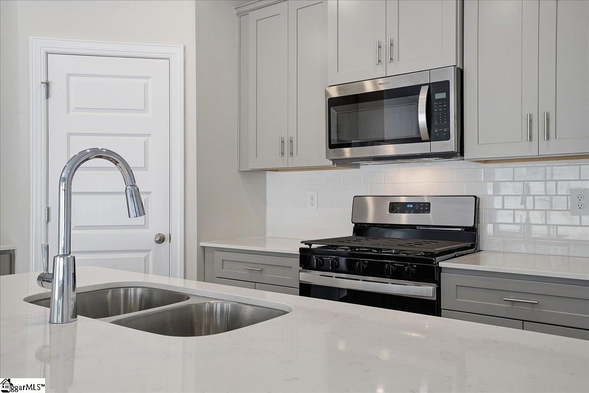 914 Rising Oak Court Property Photo 10