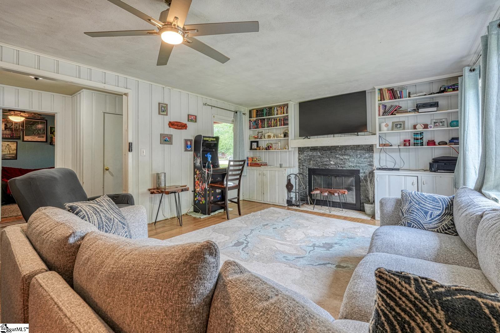 1504 E Rutherford Street Property Photo 6