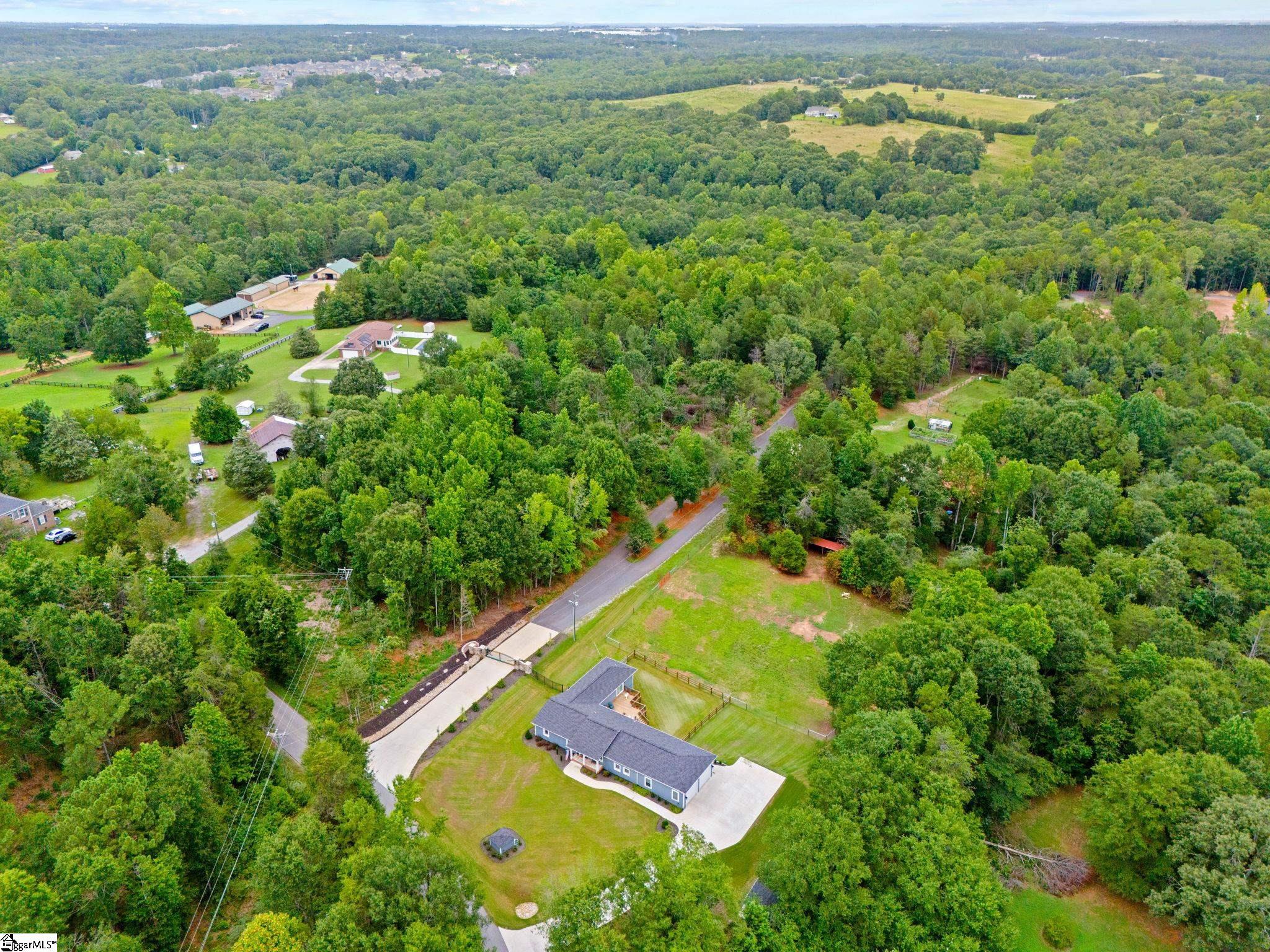 Circle Road Property Photo 6