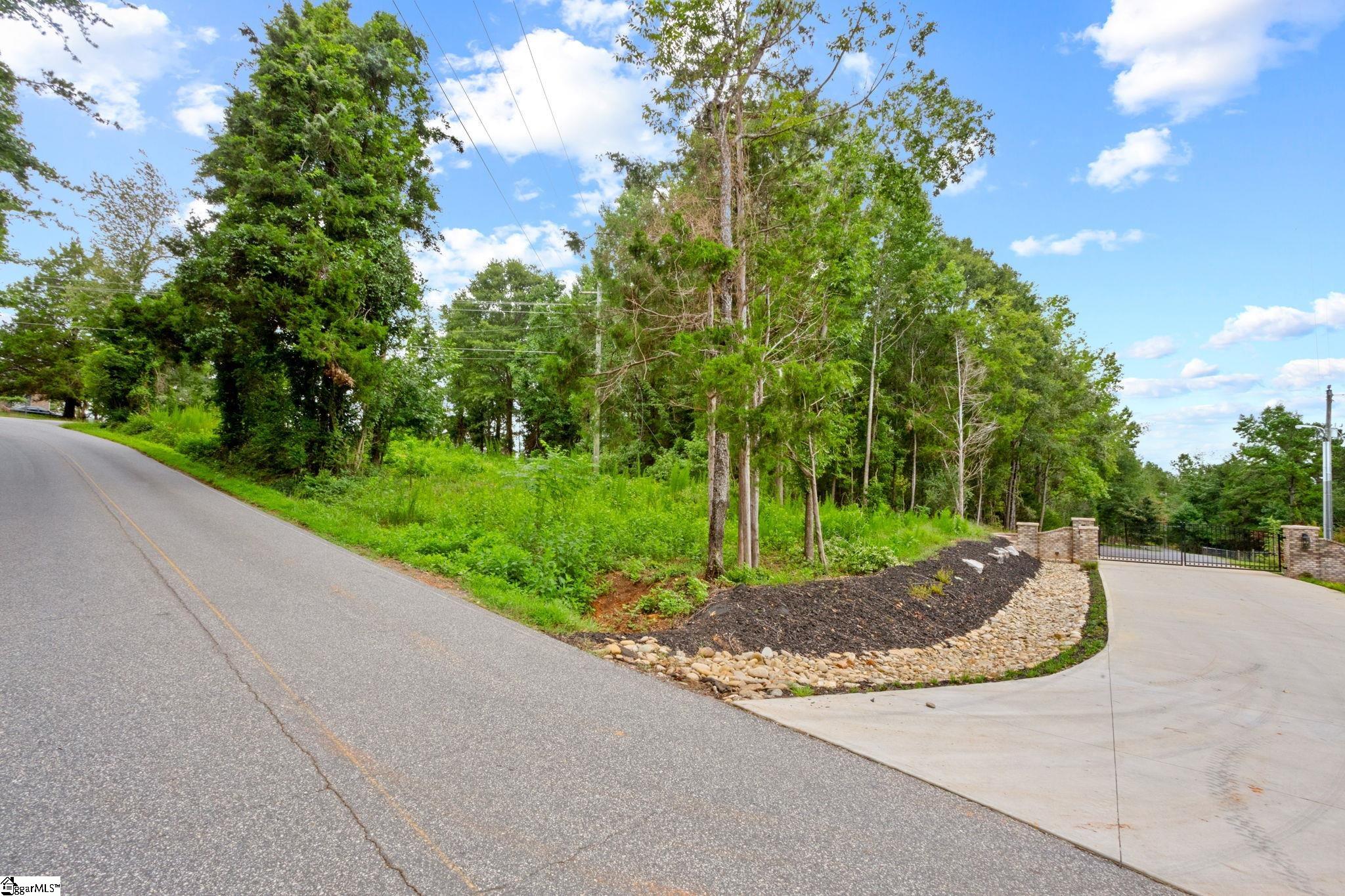 Circle Road Property Photo 15