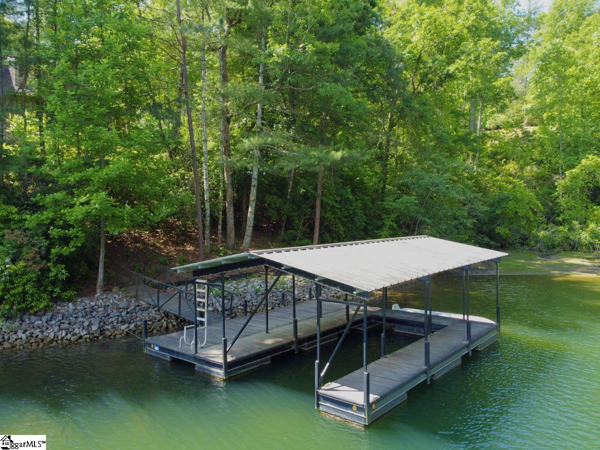 E18 Lake View Court Property Photo 15