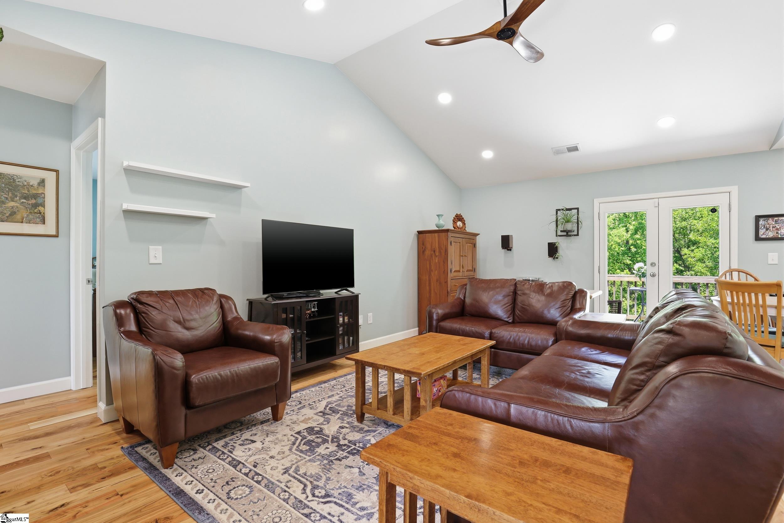 126 Robin Ridge Circle Property Photo 4