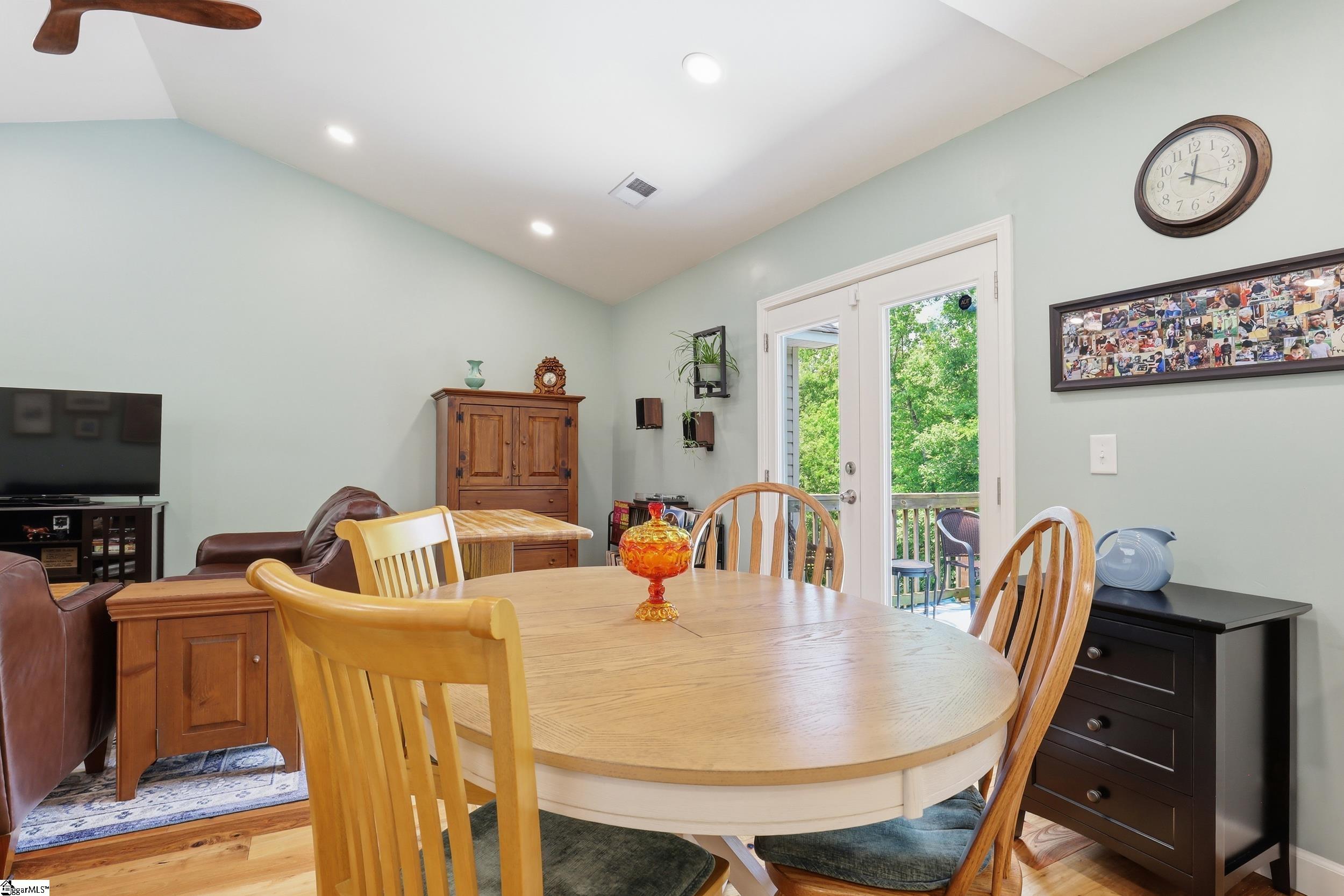 126 Robin Ridge Circle Property Photo 6