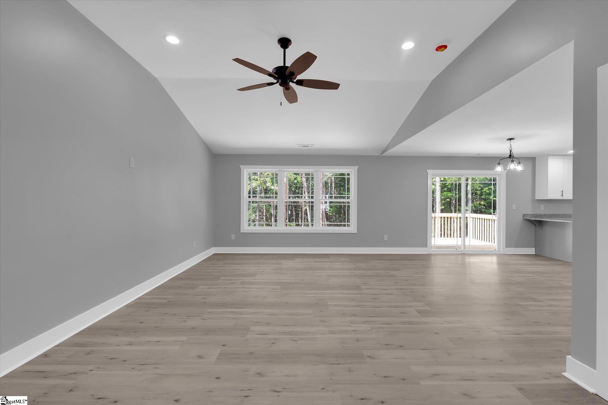 1747a Dalrymple Road Property Photo 6
