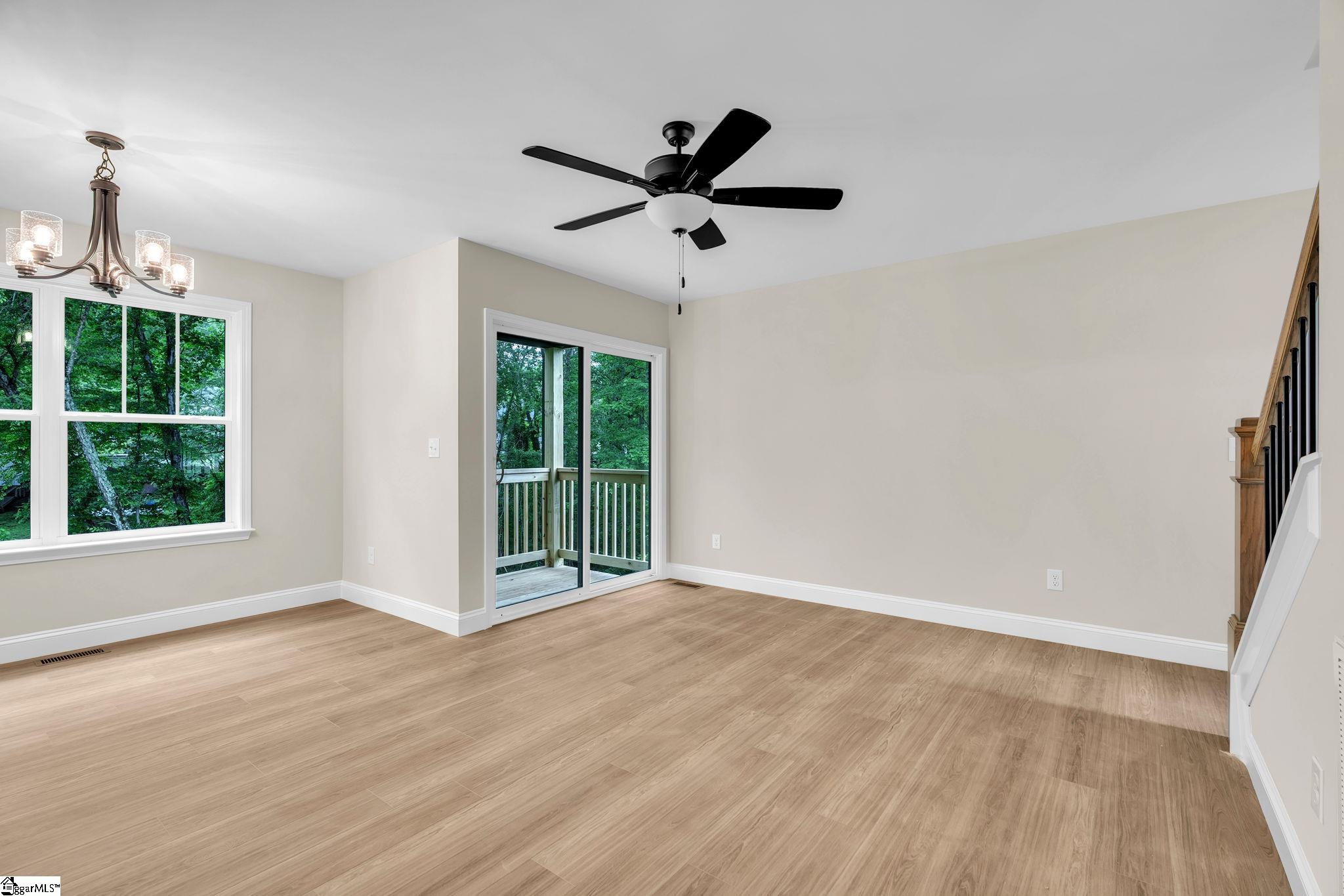 8 Oxford Boulevard Property Photo 5