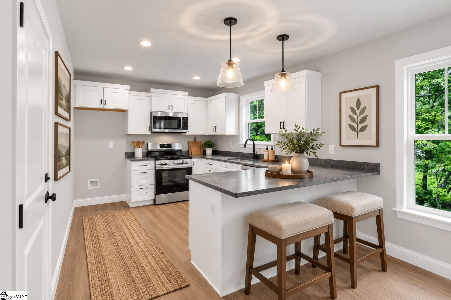8 Oxford Boulevard Property Photo 7
