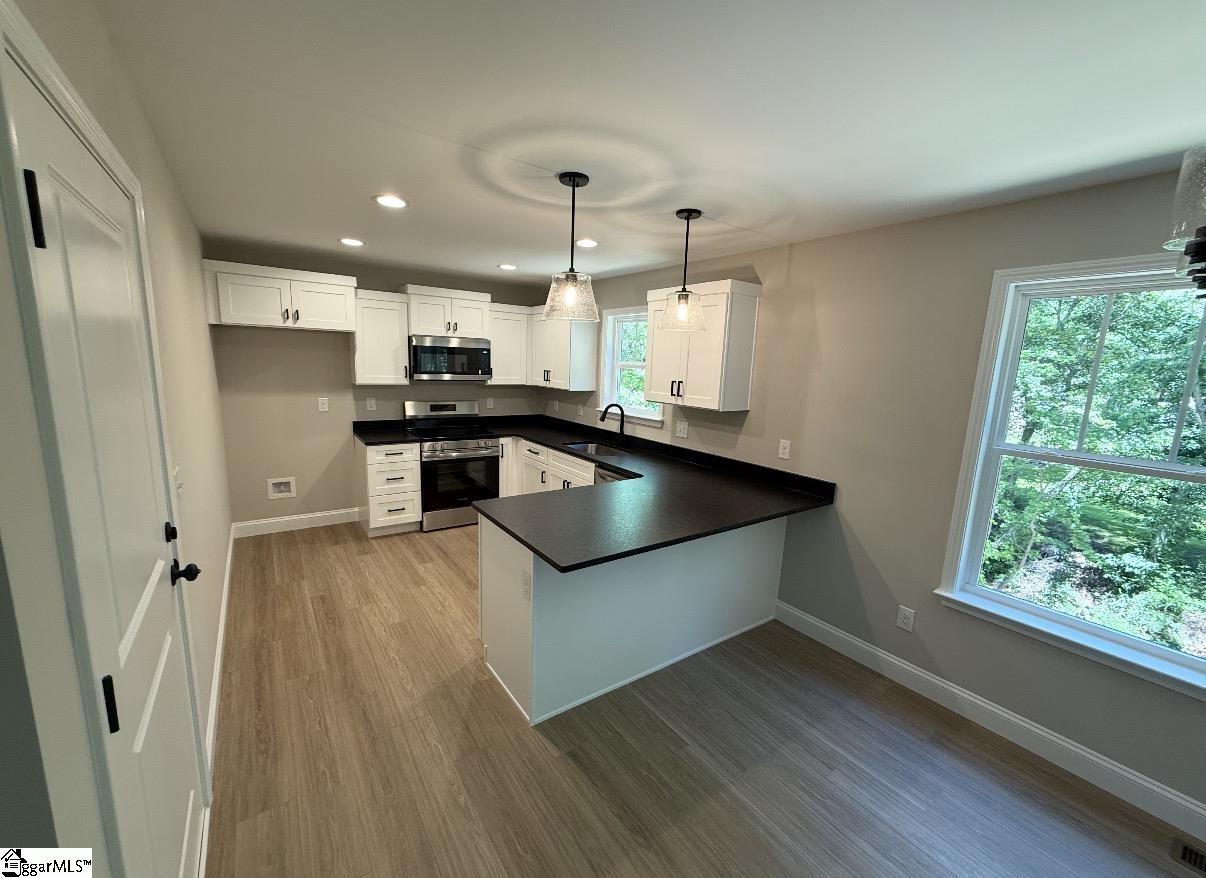 8 Oxford Boulevard Property Photo 8