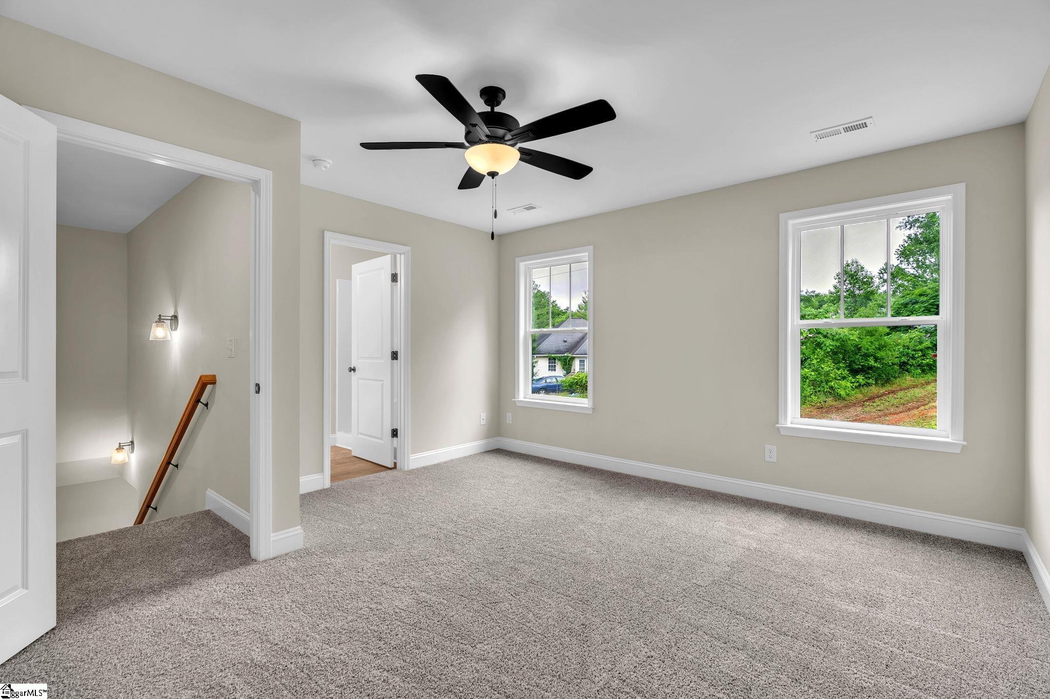 8 Oxford Boulevard Property Photo 9