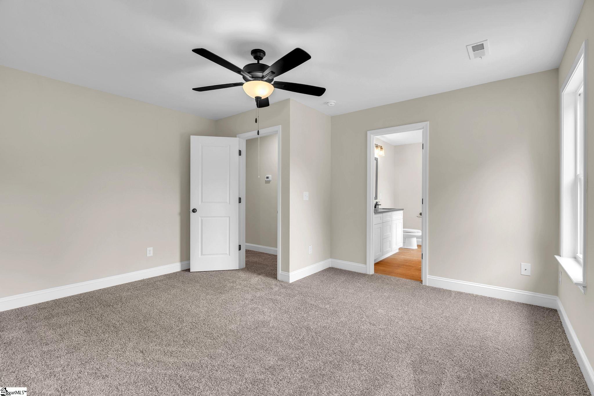 8 Oxford Boulevard Property Photo 11