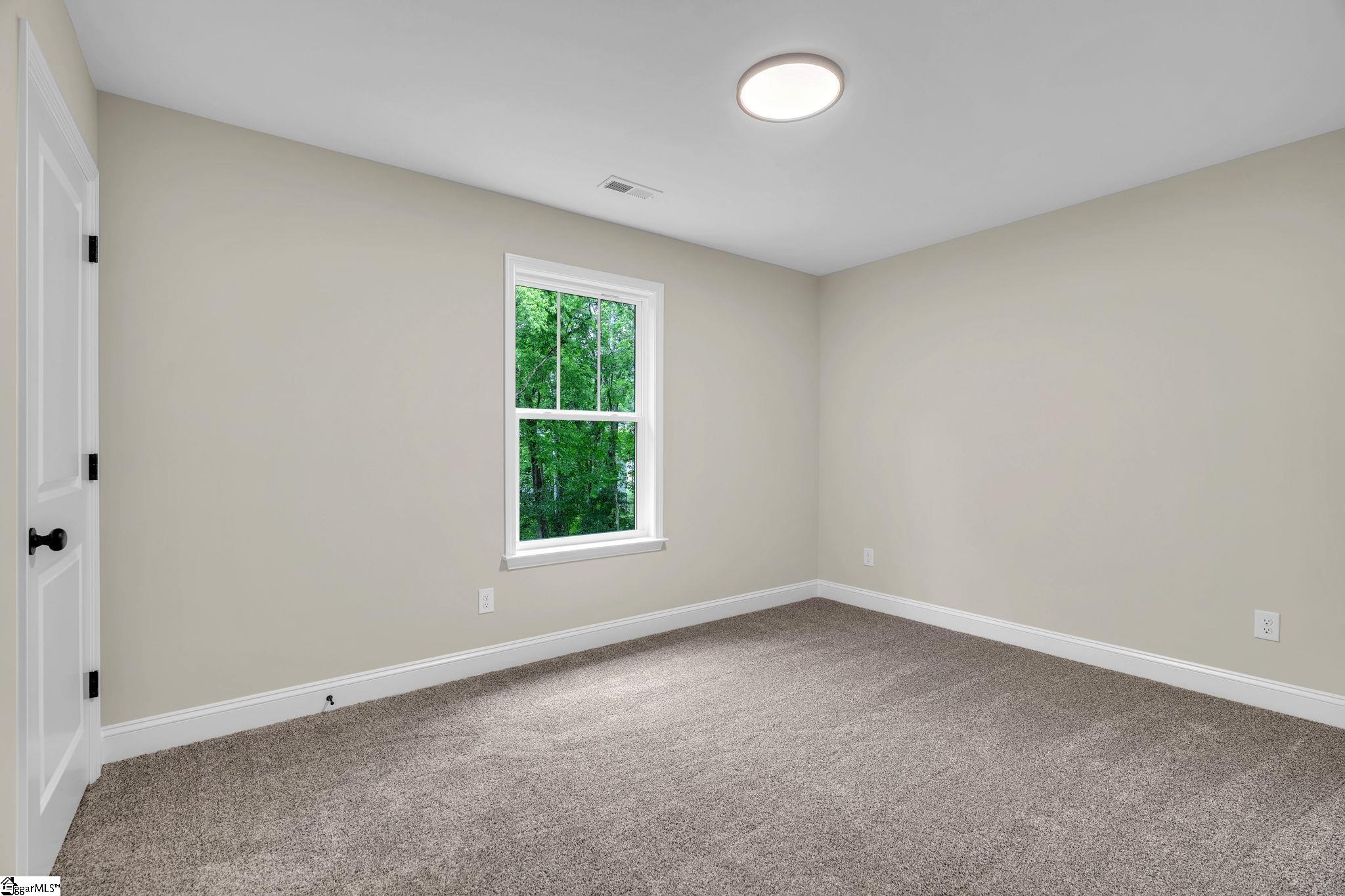 8 Oxford Boulevard Property Photo 18