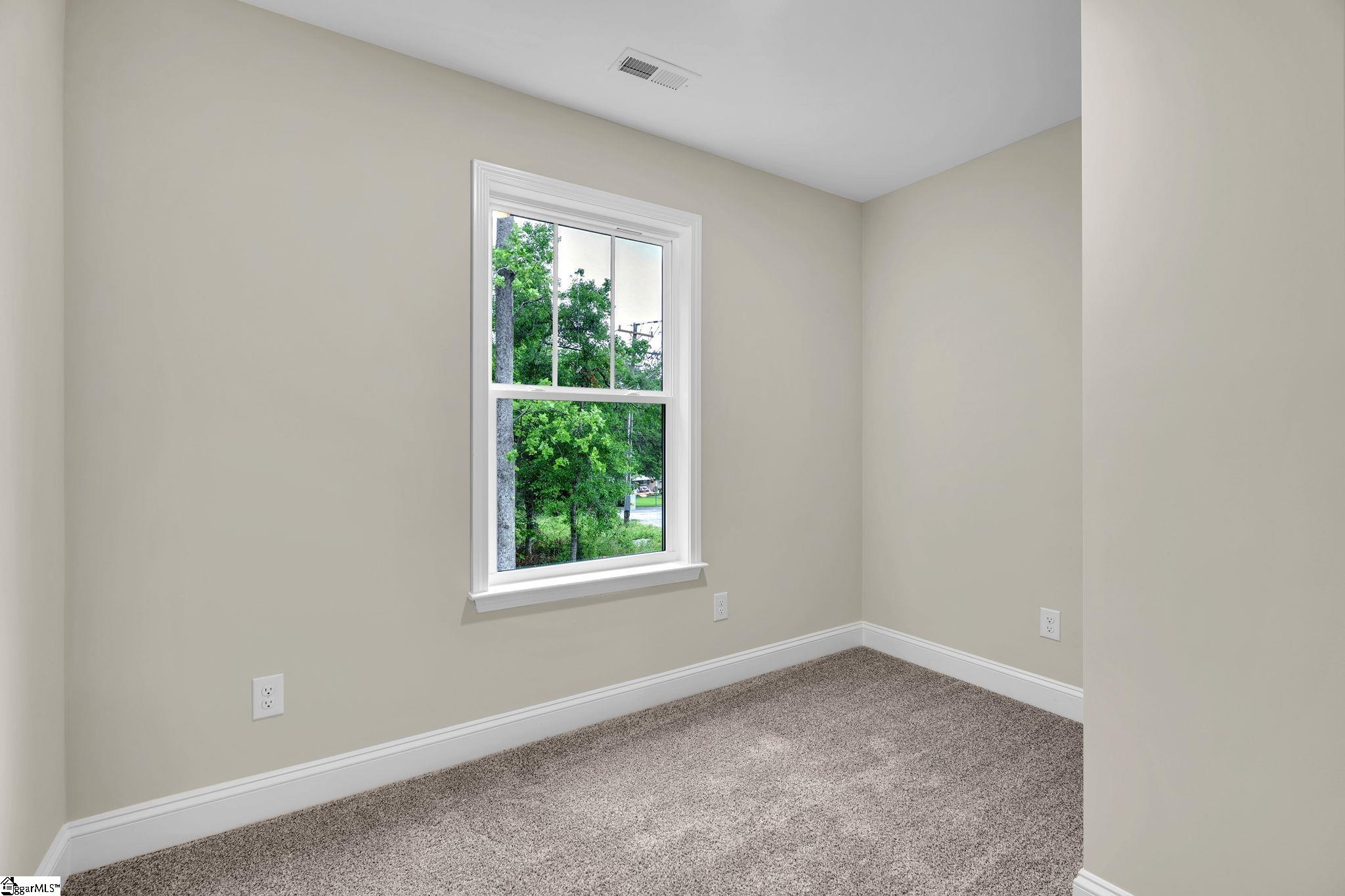 8 Oxford Boulevard Property Photo 20