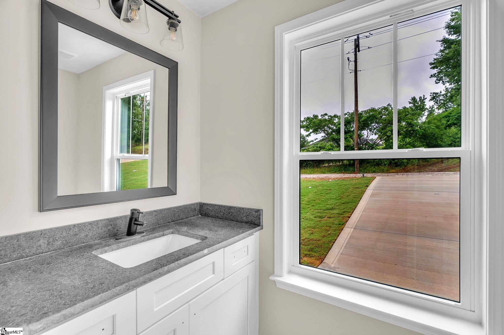 8 Oxford Boulevard Property Photo 21
