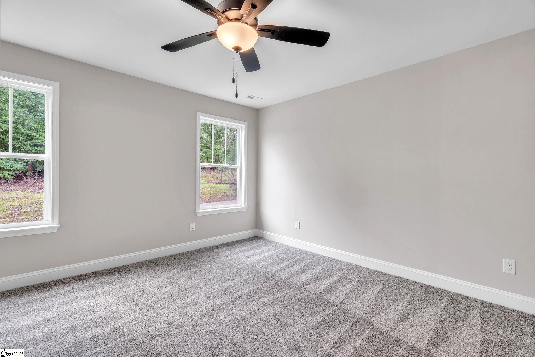 12 Oxford Boulevard Property Photo 9