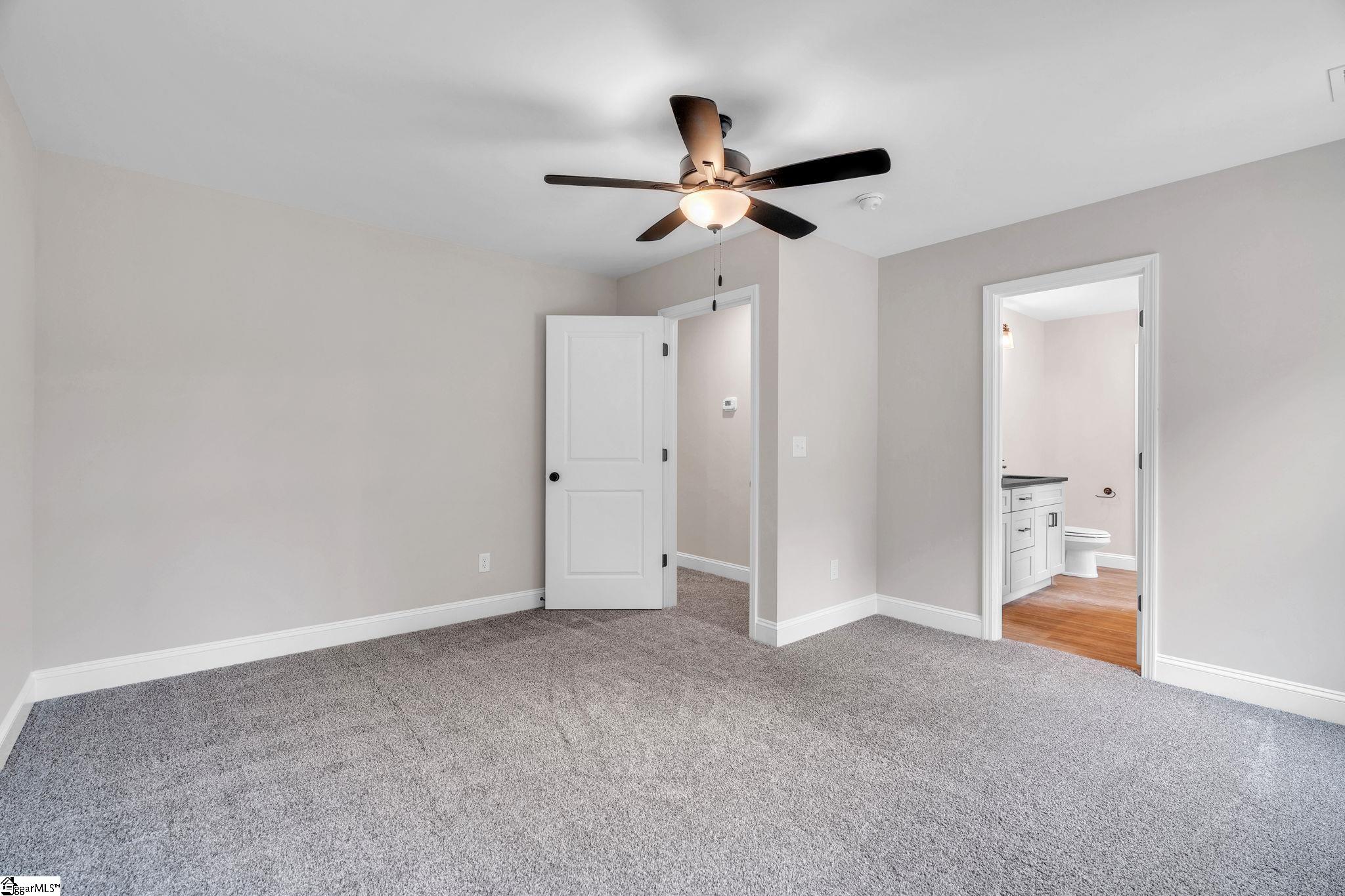 12 Oxford Boulevard Property Photo 10
