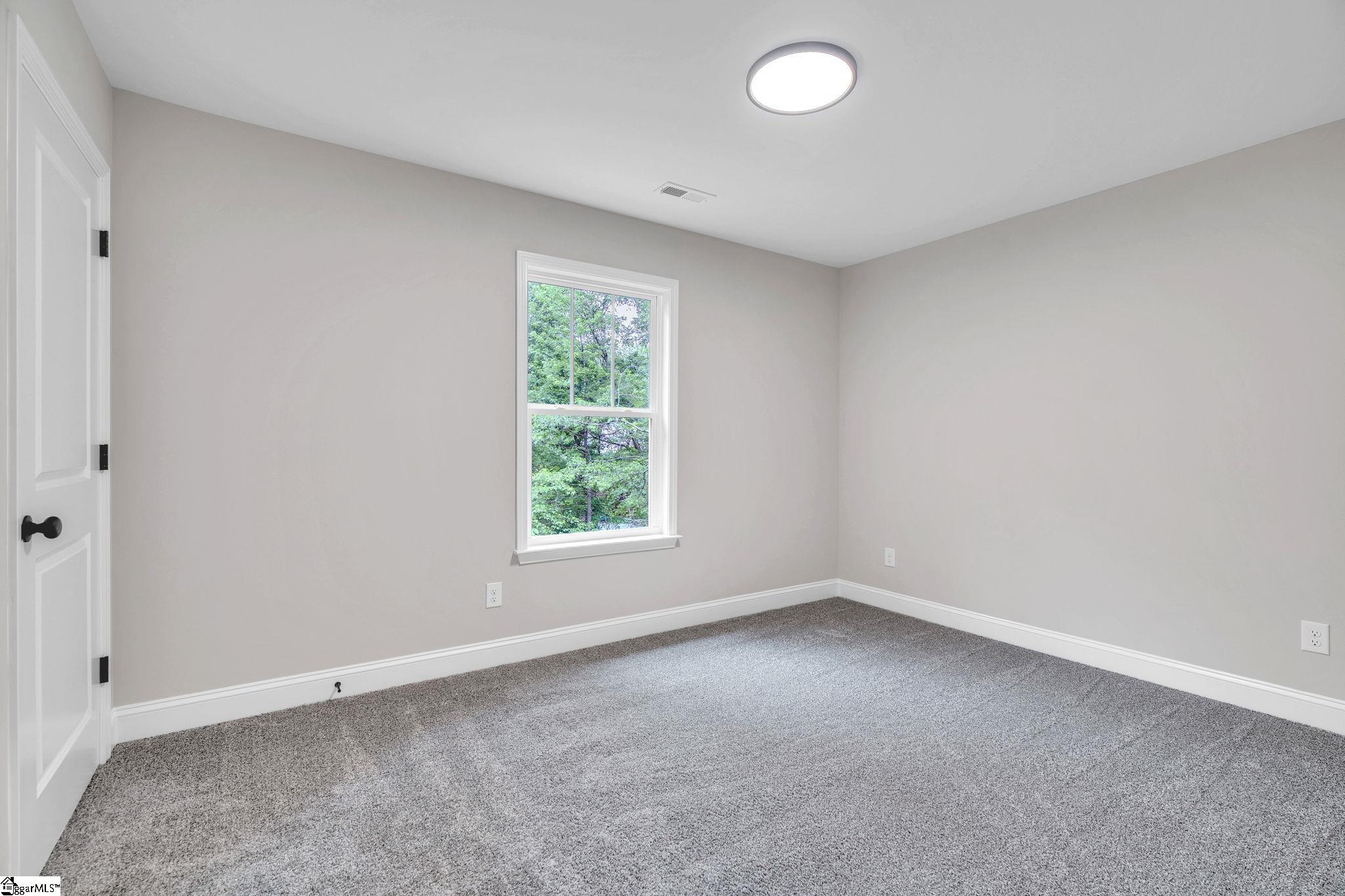 12 Oxford Boulevard Property Photo 15