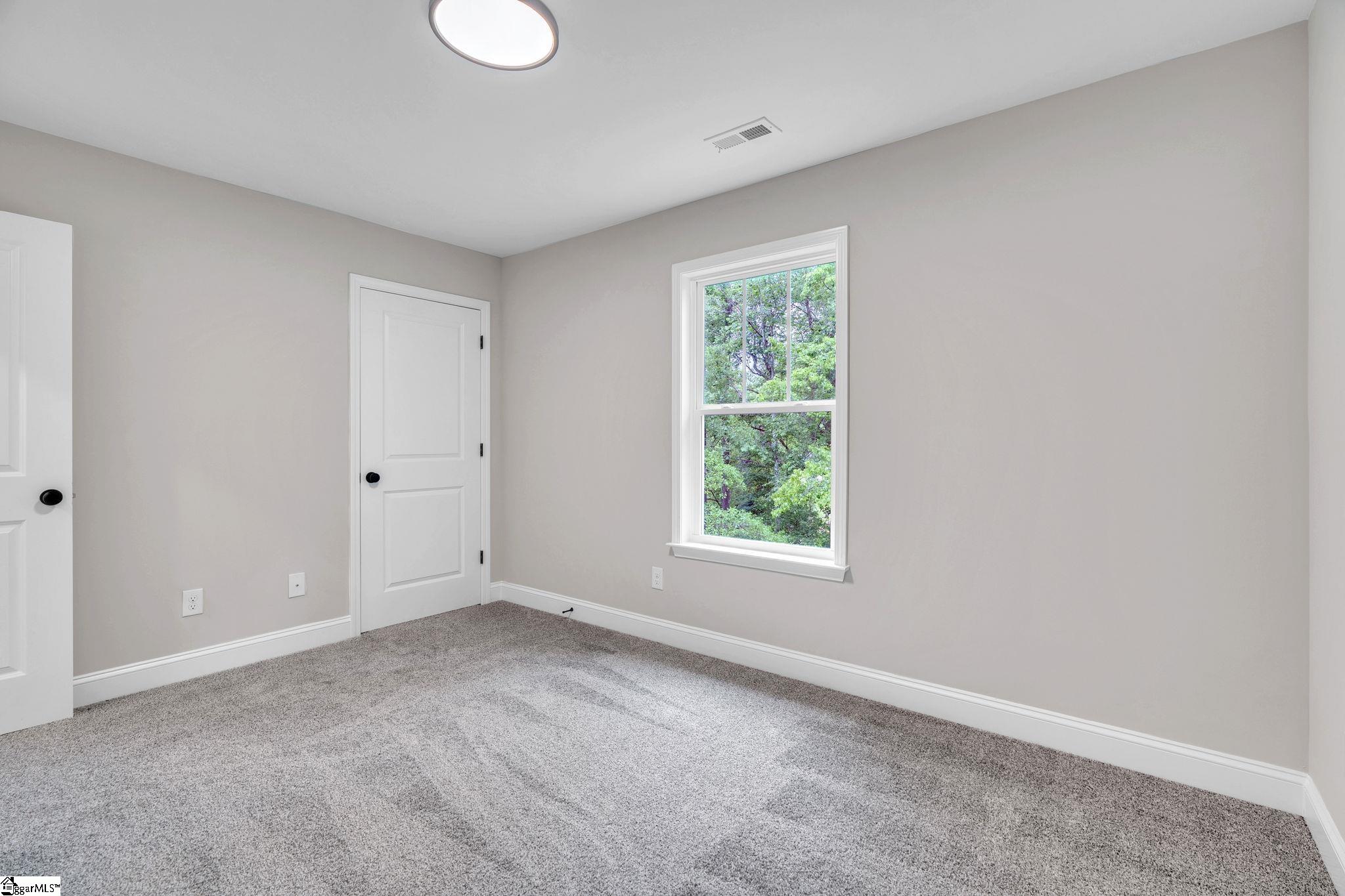 12 Oxford Boulevard Property Photo 16