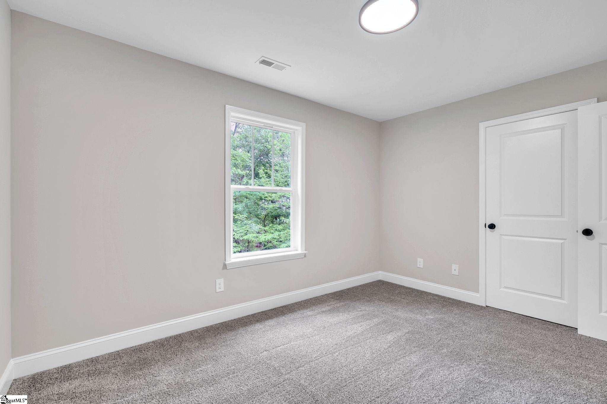 12 Oxford Boulevard Property Photo 18