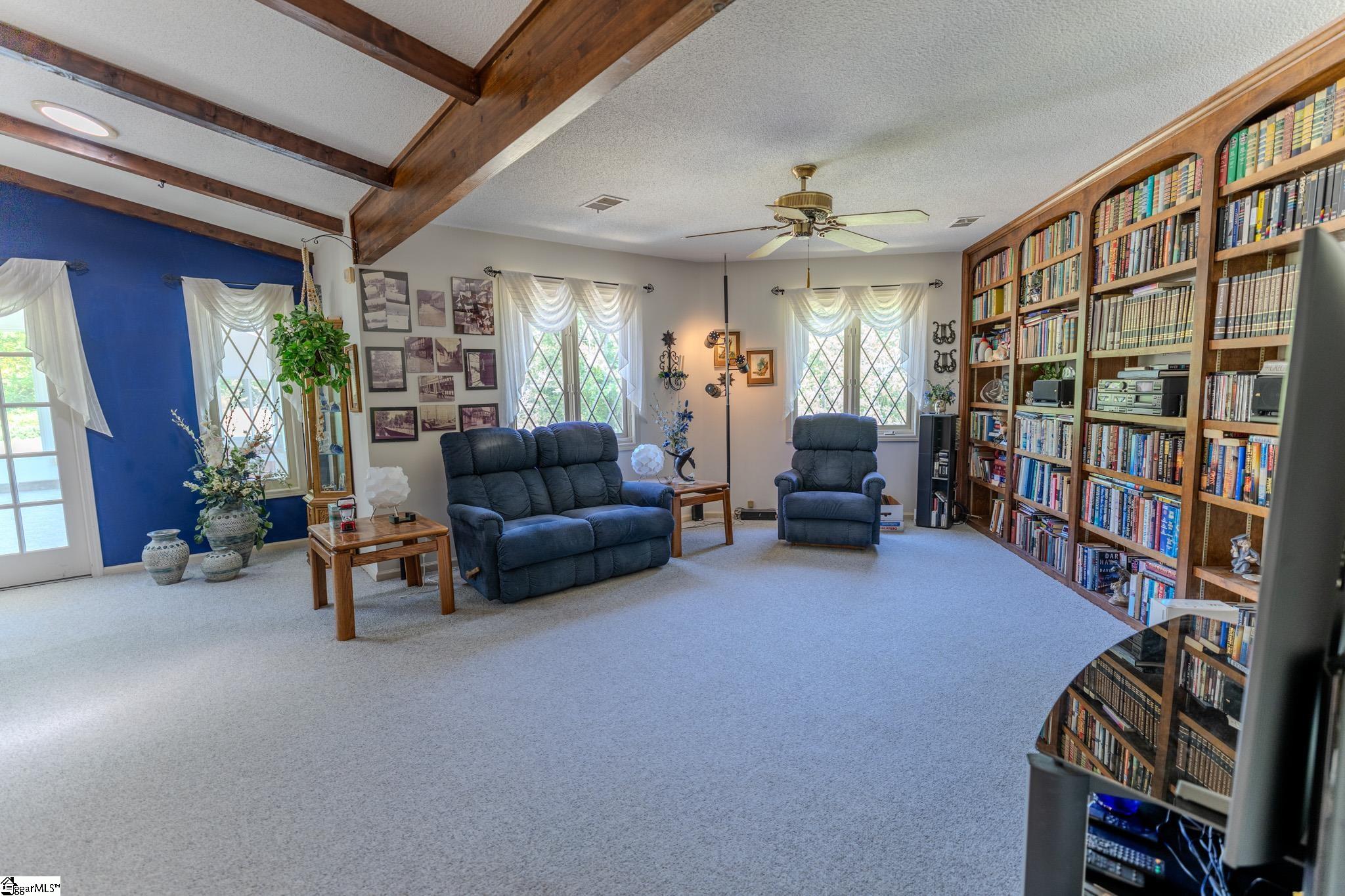 124 Timberlake Circle Property Photo 3