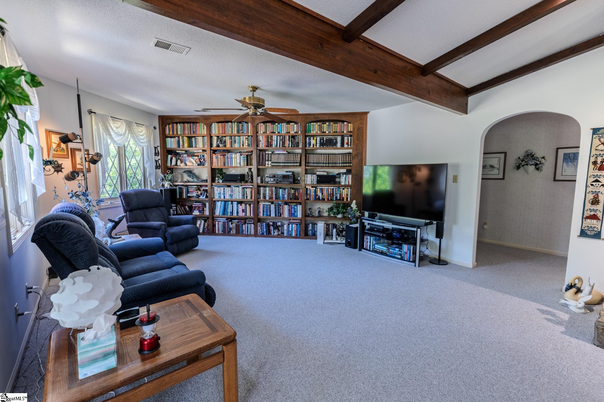124 Timberlake Circle Property Photo 8