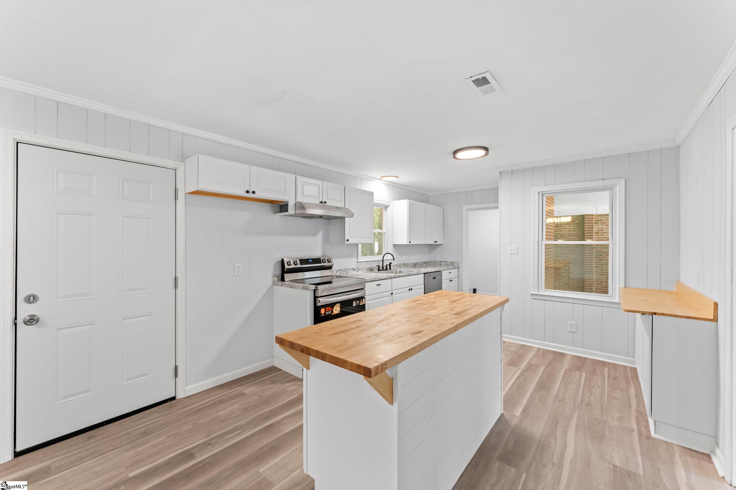 413 Corning Street Property Photo 9