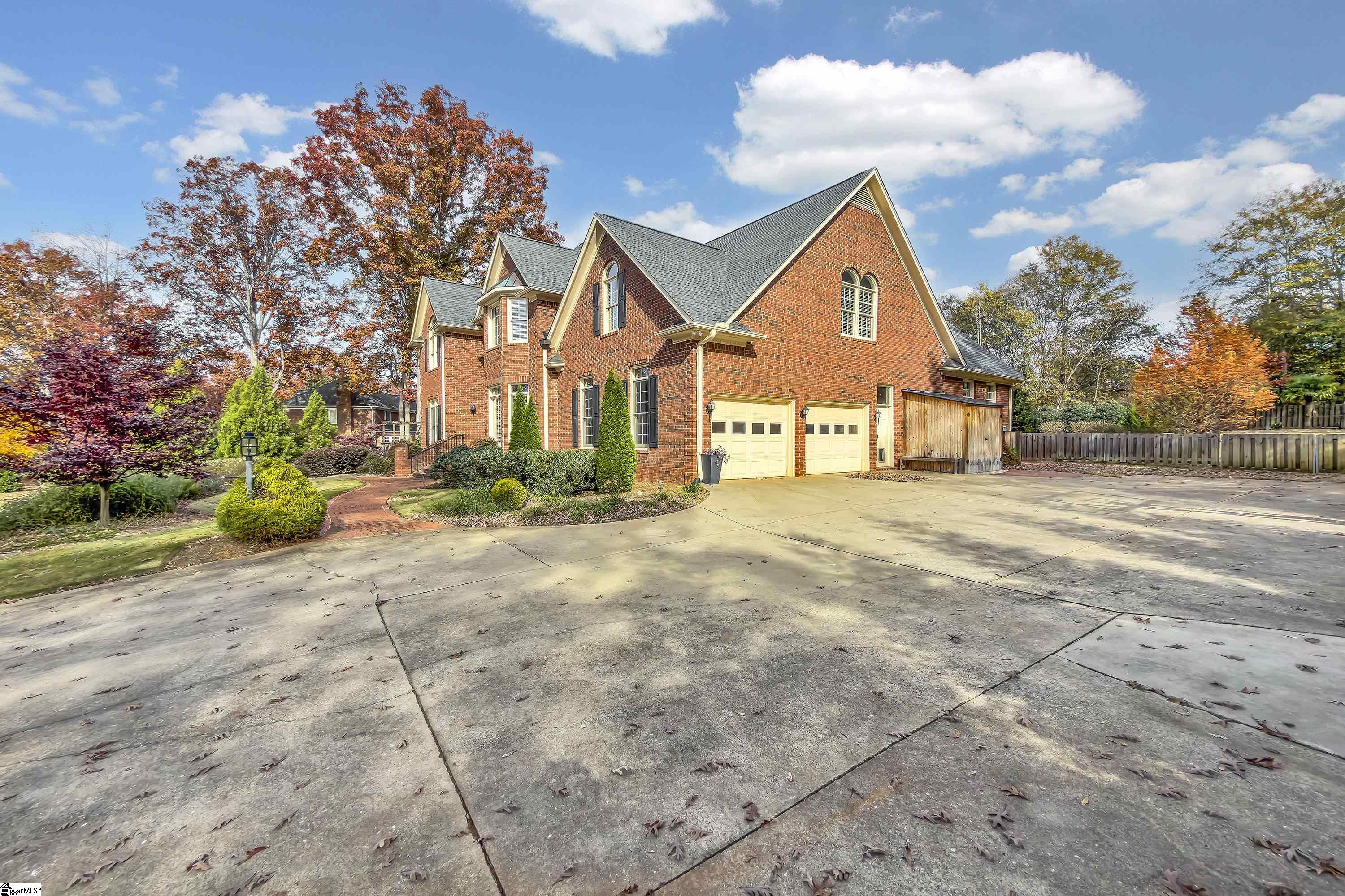 111 W Woodglen Road Property Photo 4