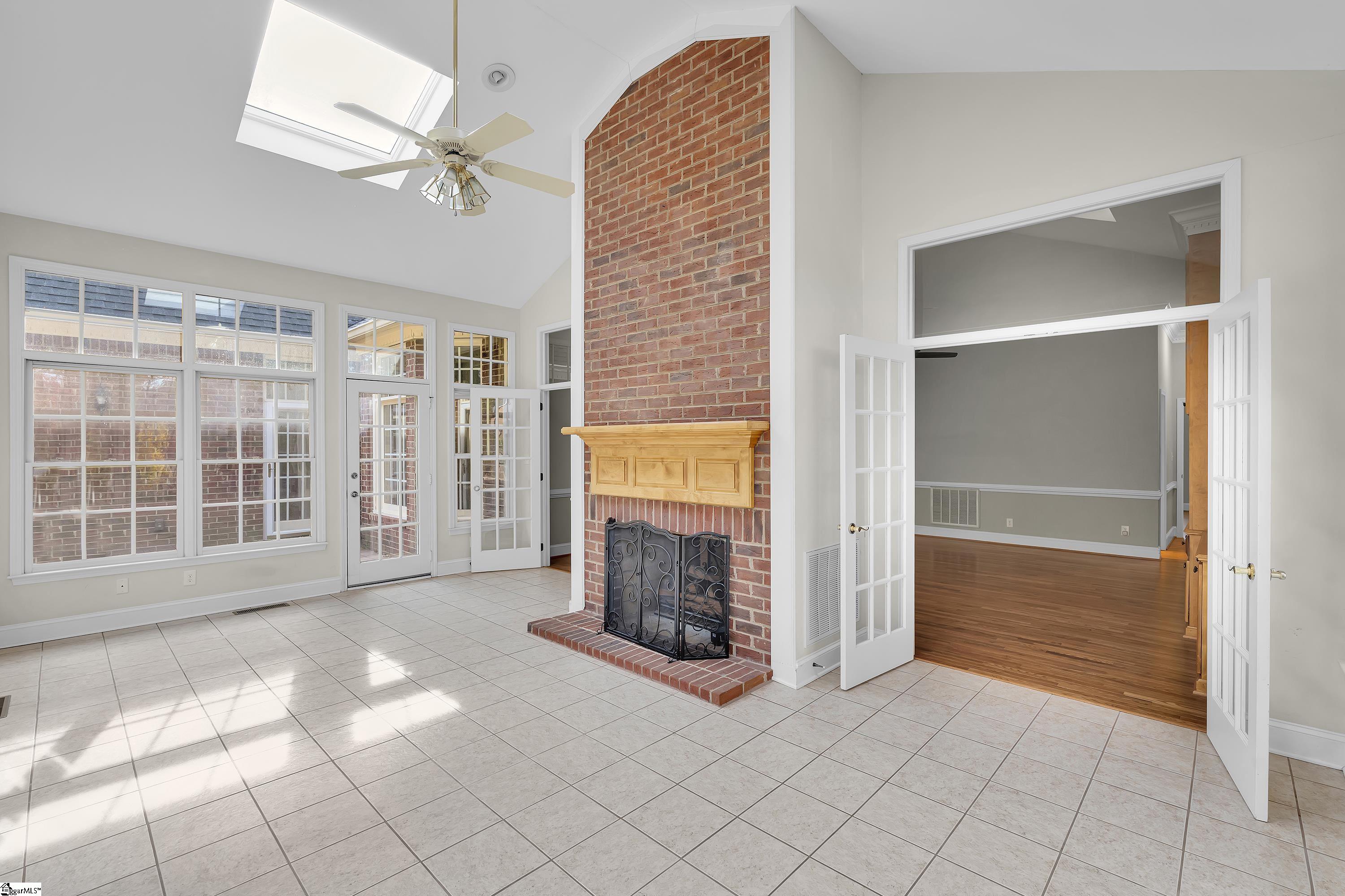 111 W Woodglen Road Property Photo 12