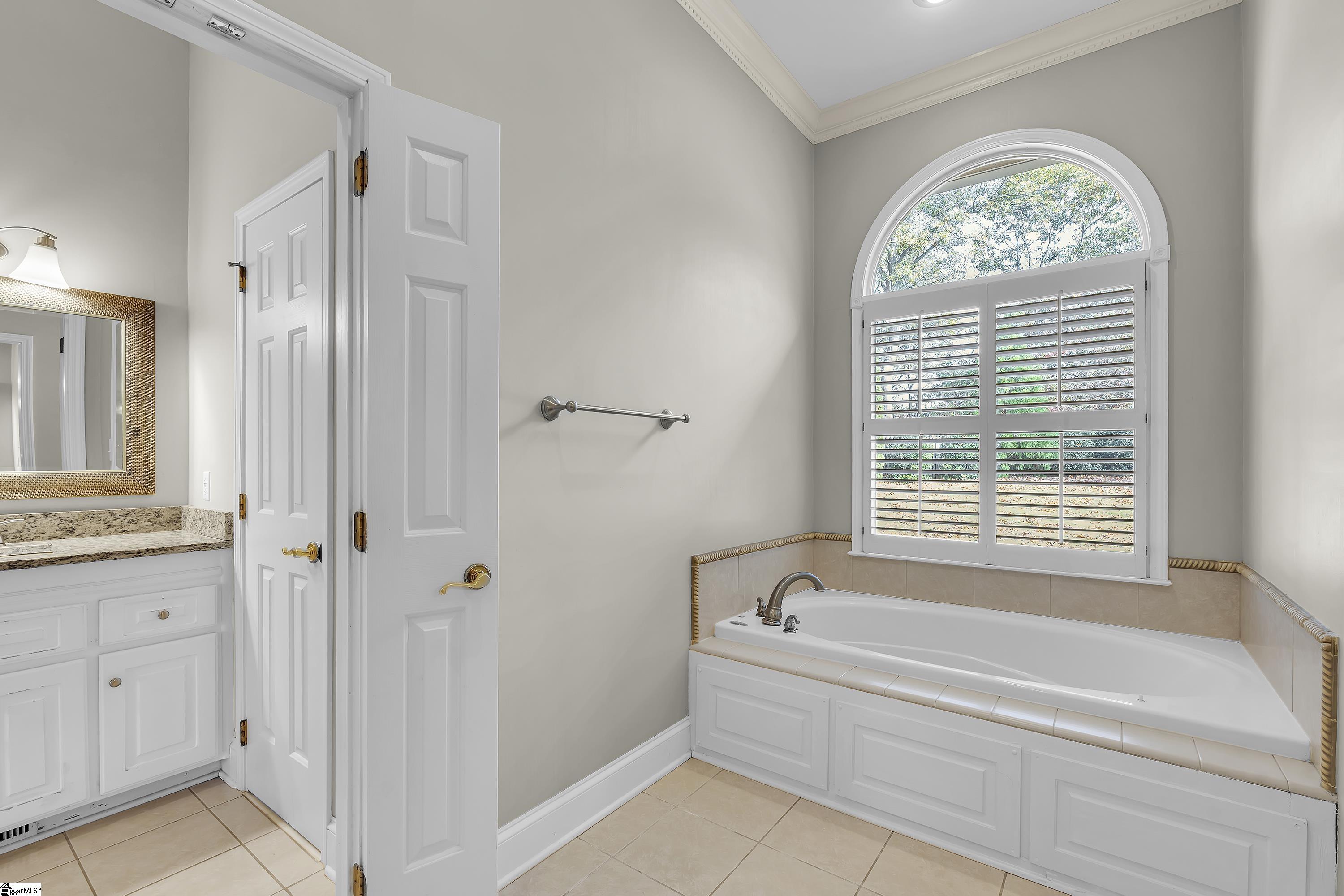 111 W Woodglen Road Property Photo 27