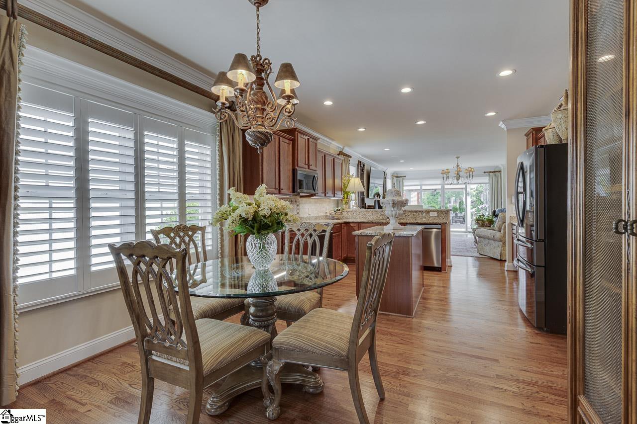 20 Flintwood Drive Property Photo 10