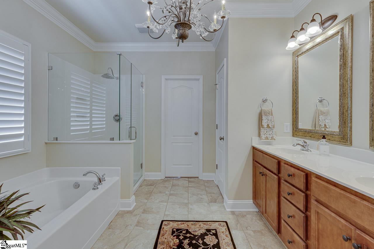 20 Flintwood Drive Property Photo 14