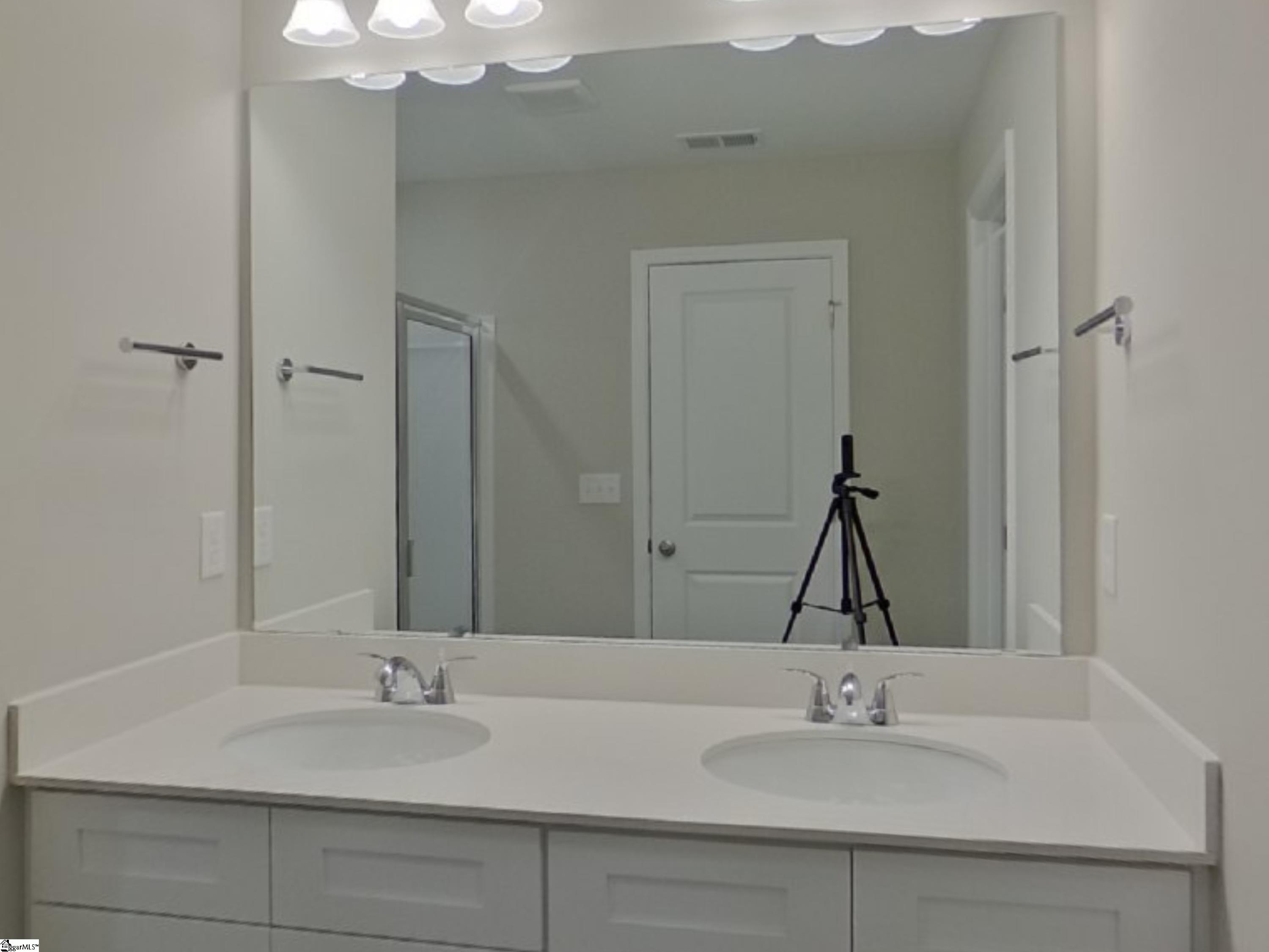 1592743 Property Photo 9