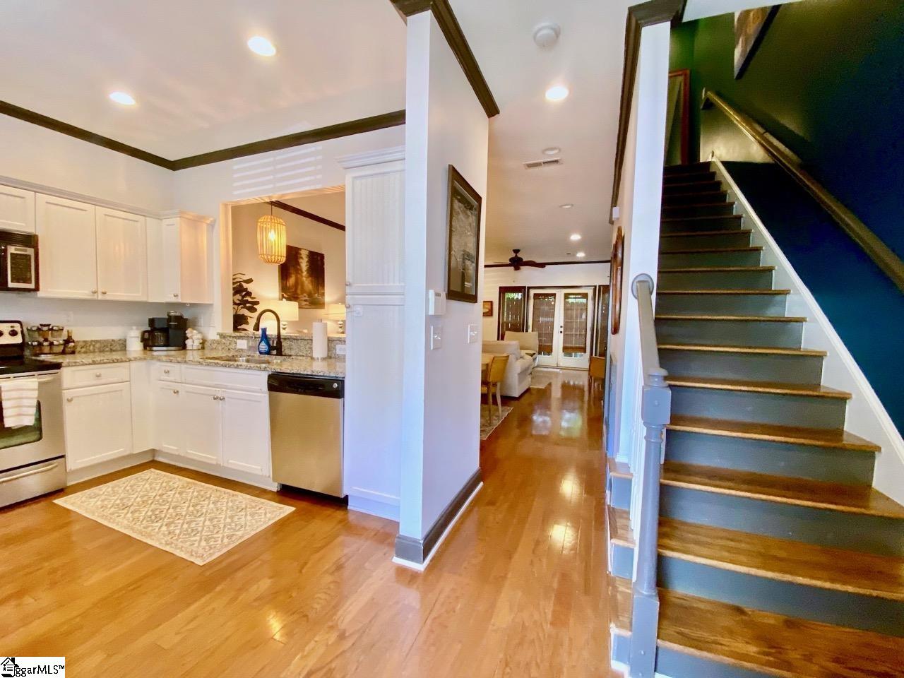 20 Howe Street Property Photo 5