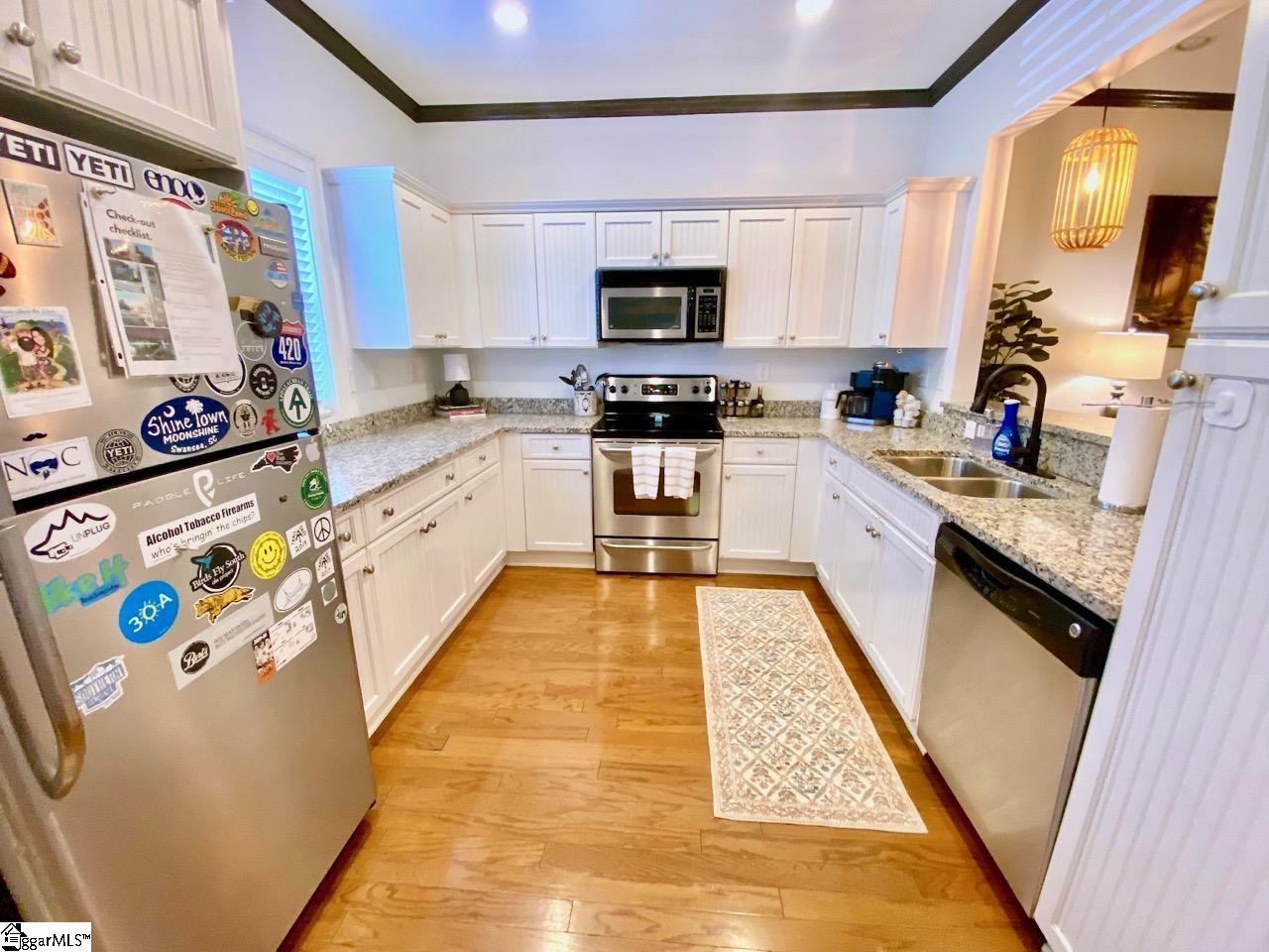 20 Howe Street Property Photo 6