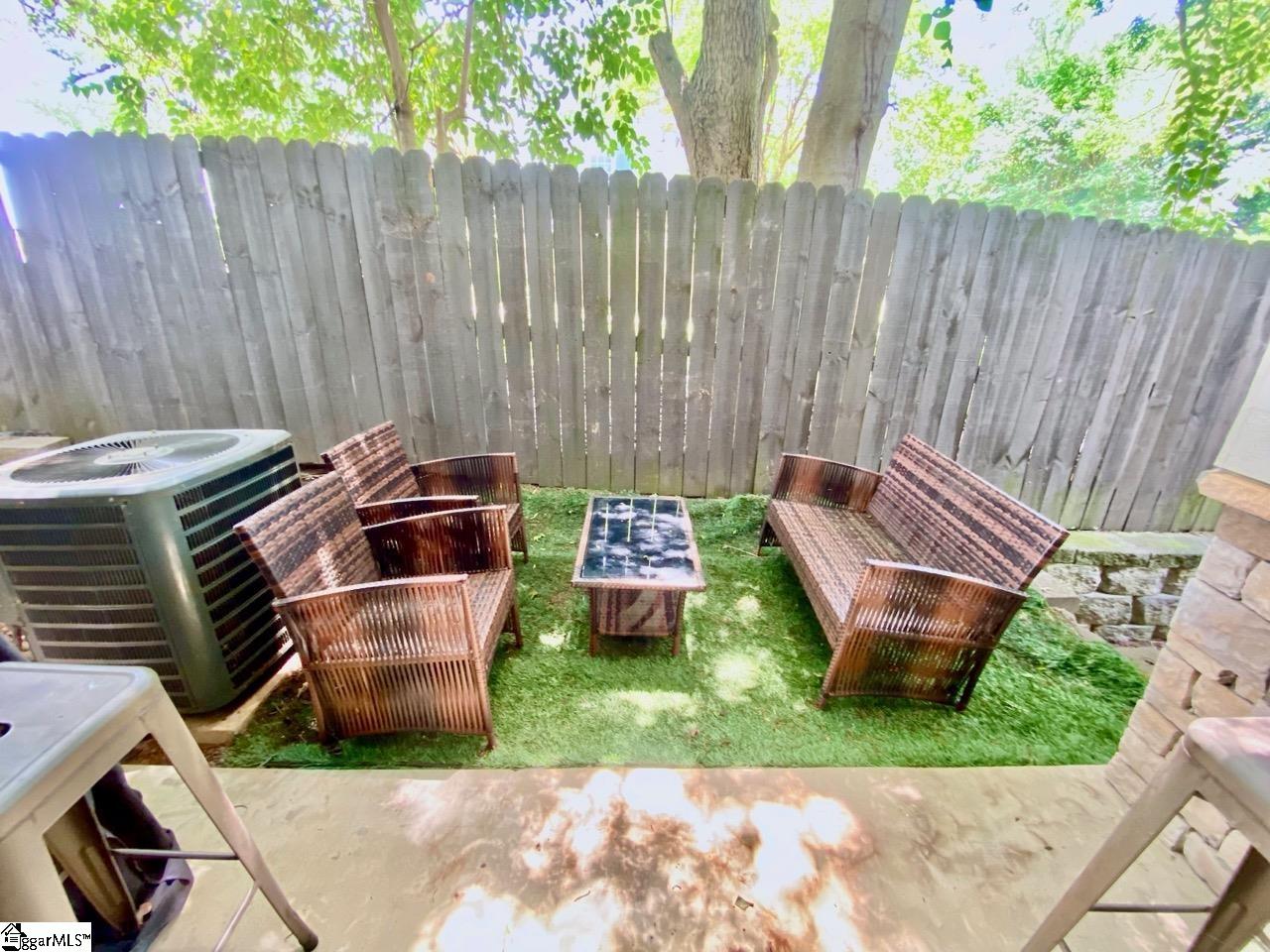 20 Howe Street Property Photo 12