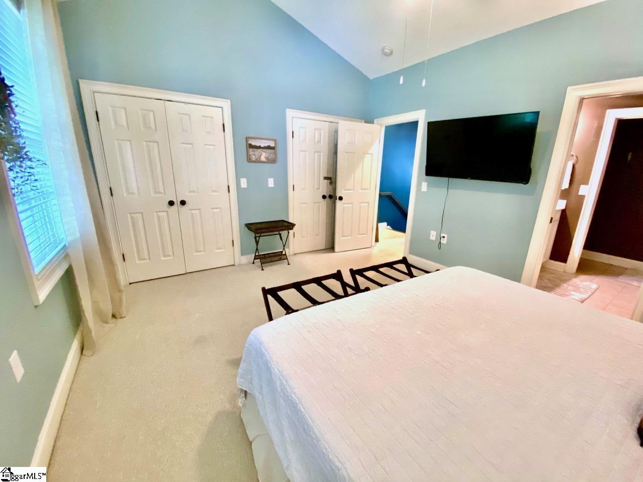 20 Howe Street Property Photo 16