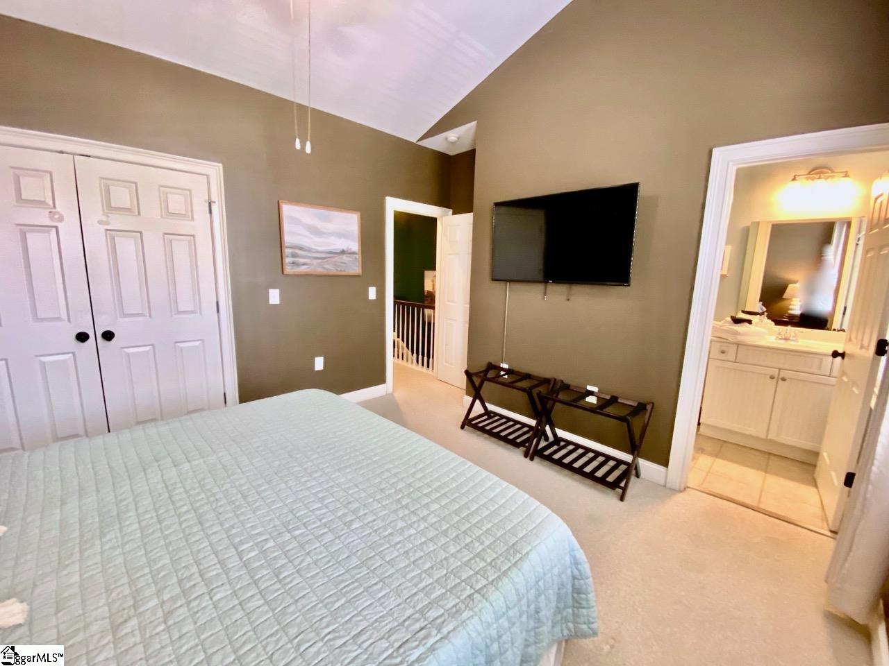 20 Howe Street Property Photo 22