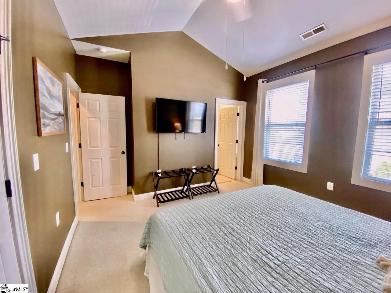 20 Howe Street Property Photo 24
