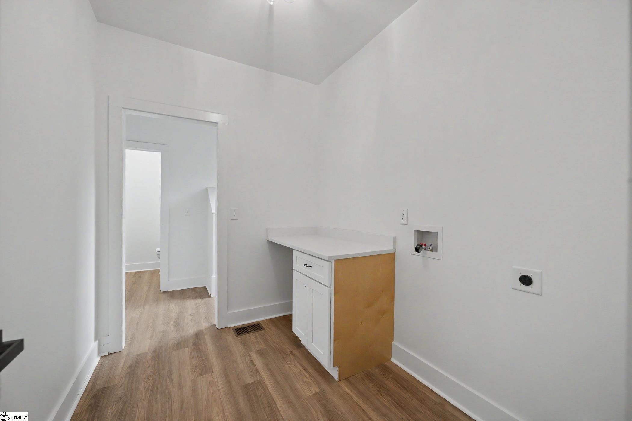 160 Holmes Drive Property Photo 13
